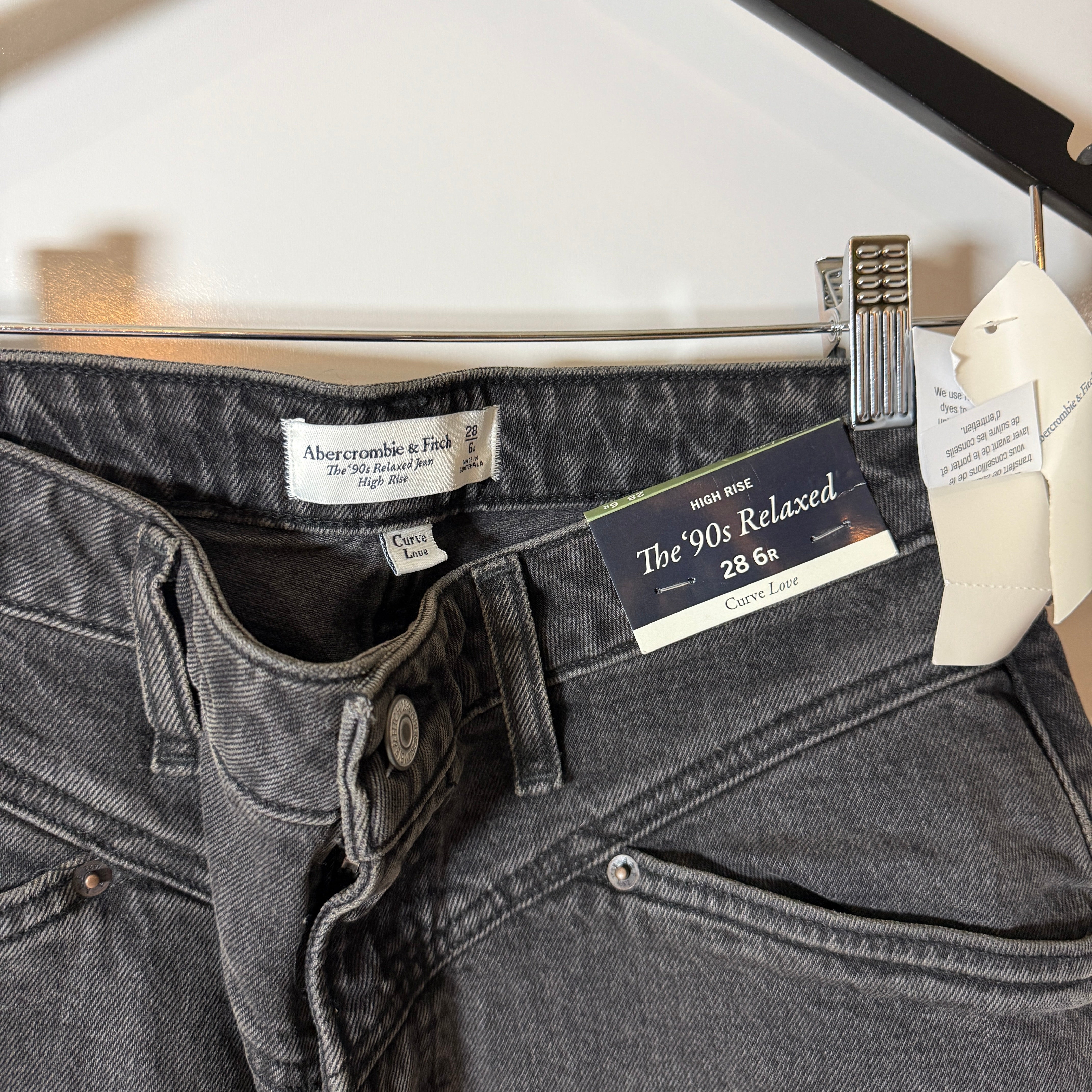 NEW Abercrombie & Fitch The '90s Relaxed Fit High Rise Curve Love Denim Jeans 6R