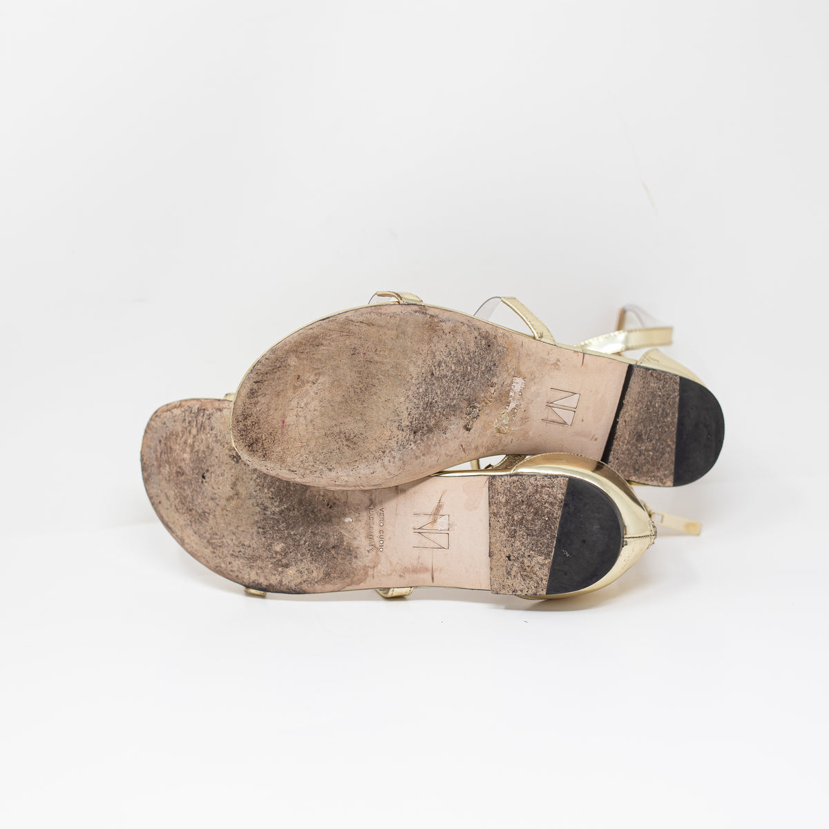 Tamara Mellon Women's Flatline Strappy Metallic Nappa Gold Sandals Shoes 7.5