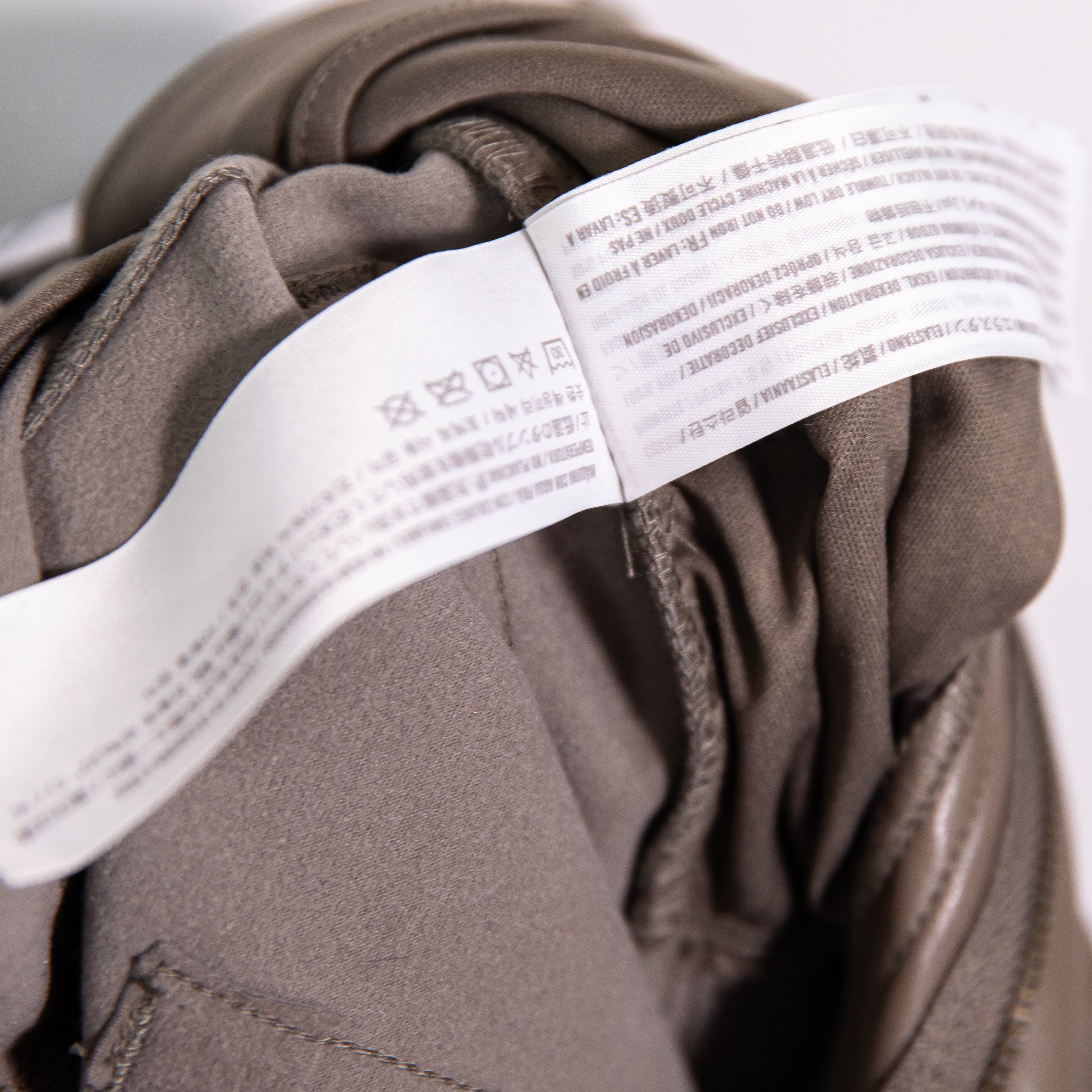 Abercrombie & Fitch The '90s Relaxed Jean High Rise Faux Vegan Leather Pants 6