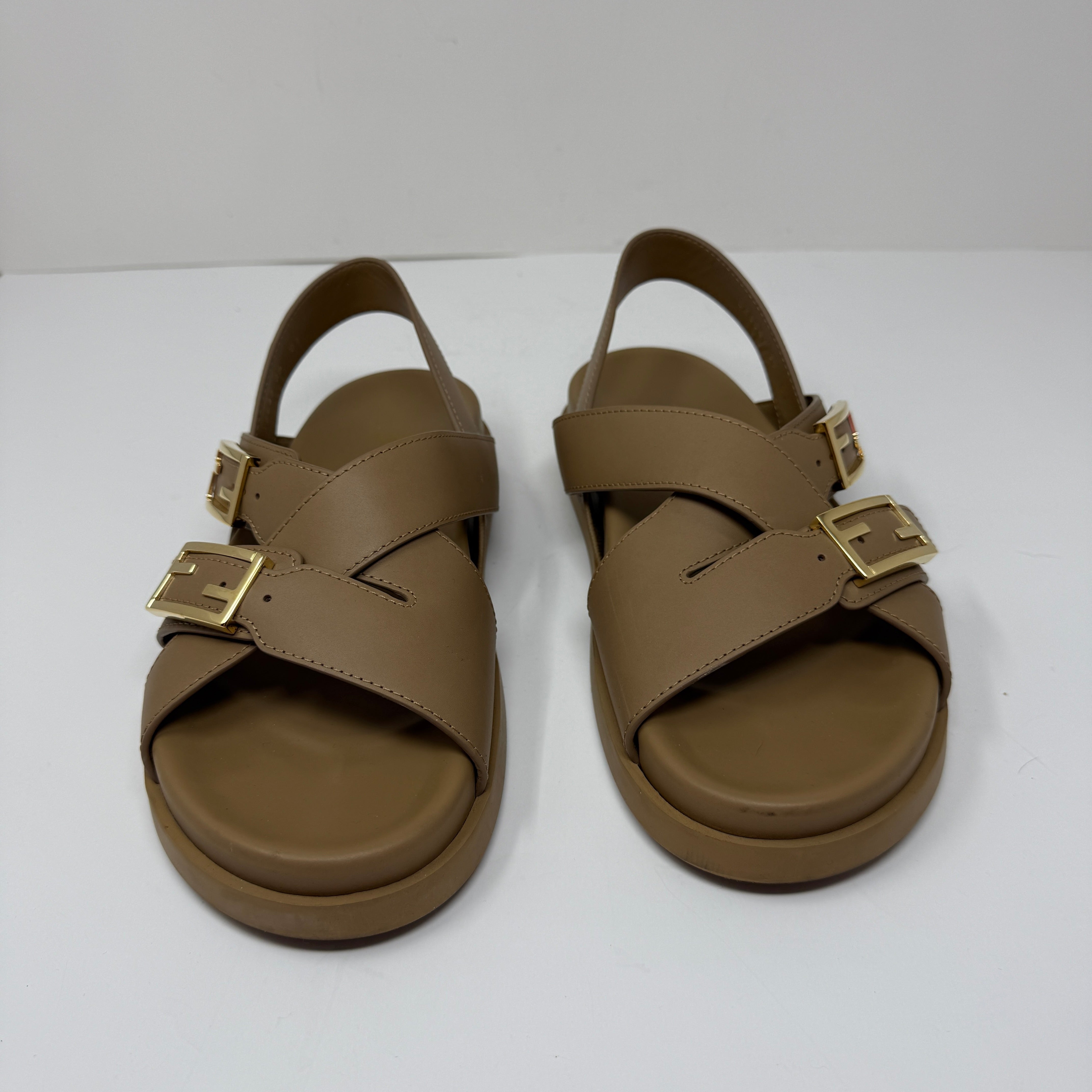 Fendi Feel Genuine Leather Logo Buckle Open Toe Slip On Sandals Shoes Cammello 9