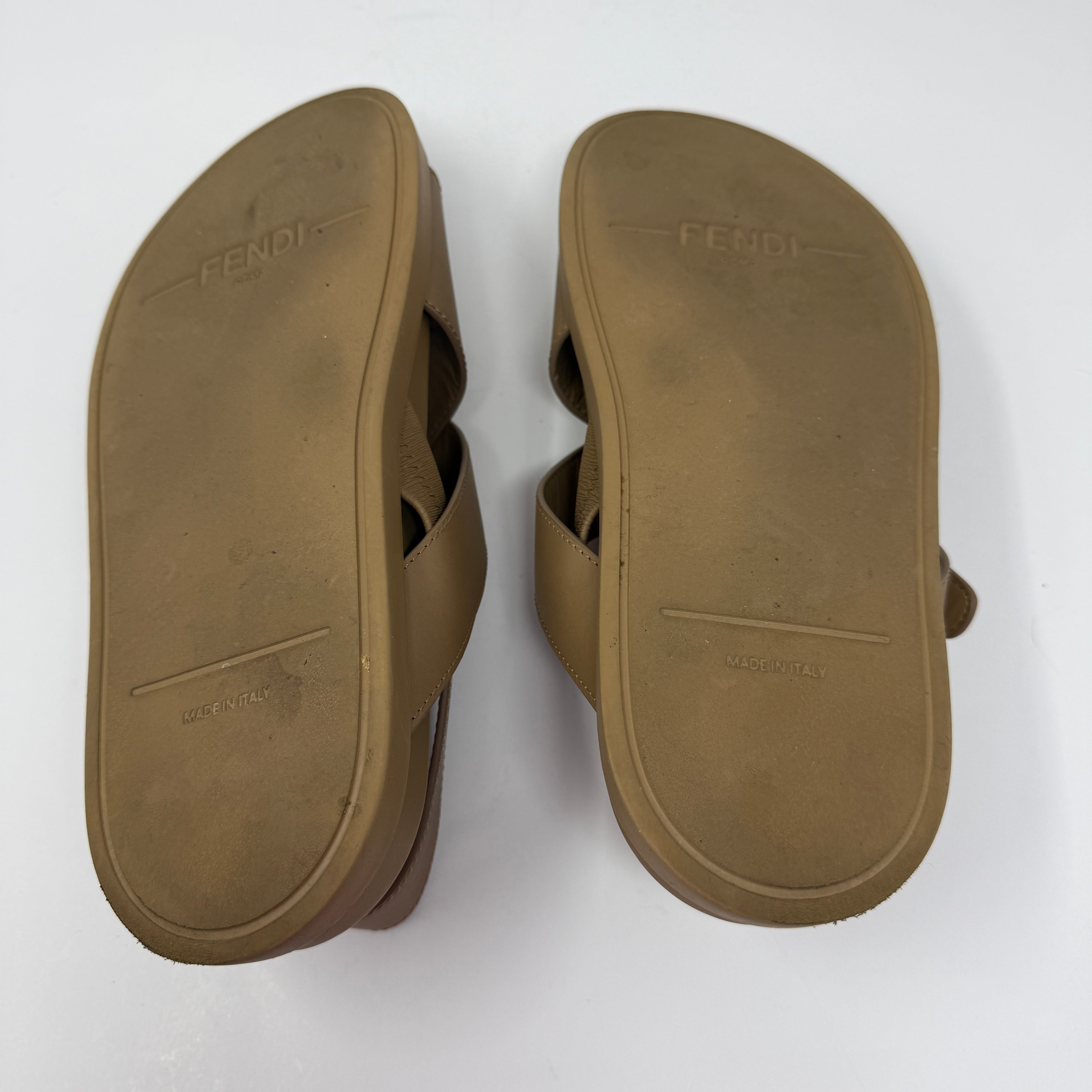 Fendi Feel Genuine Leather Logo Buckle Open Toe Slip On Sandals Shoes Cammello 9
