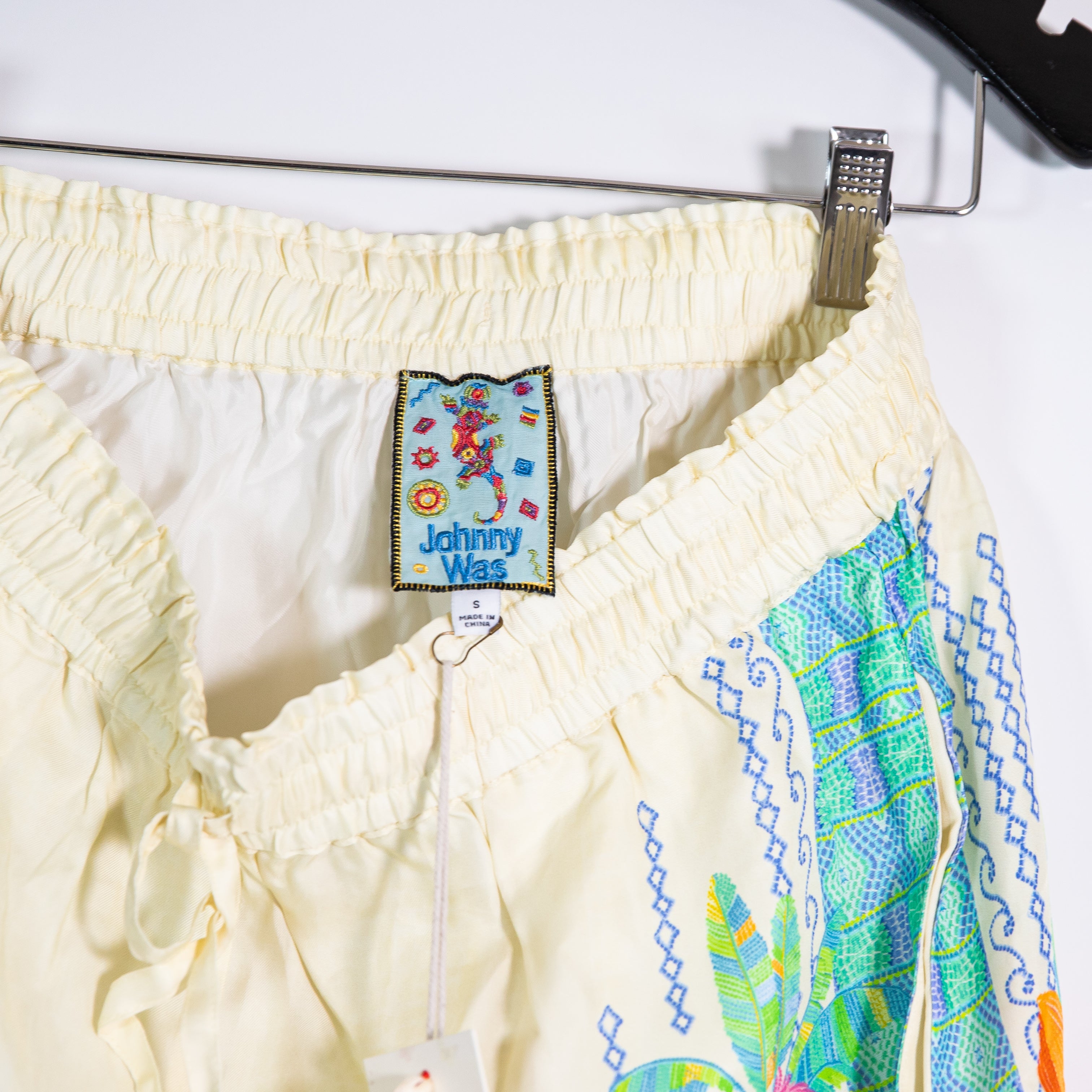 NEW Johnny Was Tempest Pull On Drawstring Waist Mini Shorts Melissa Print Color