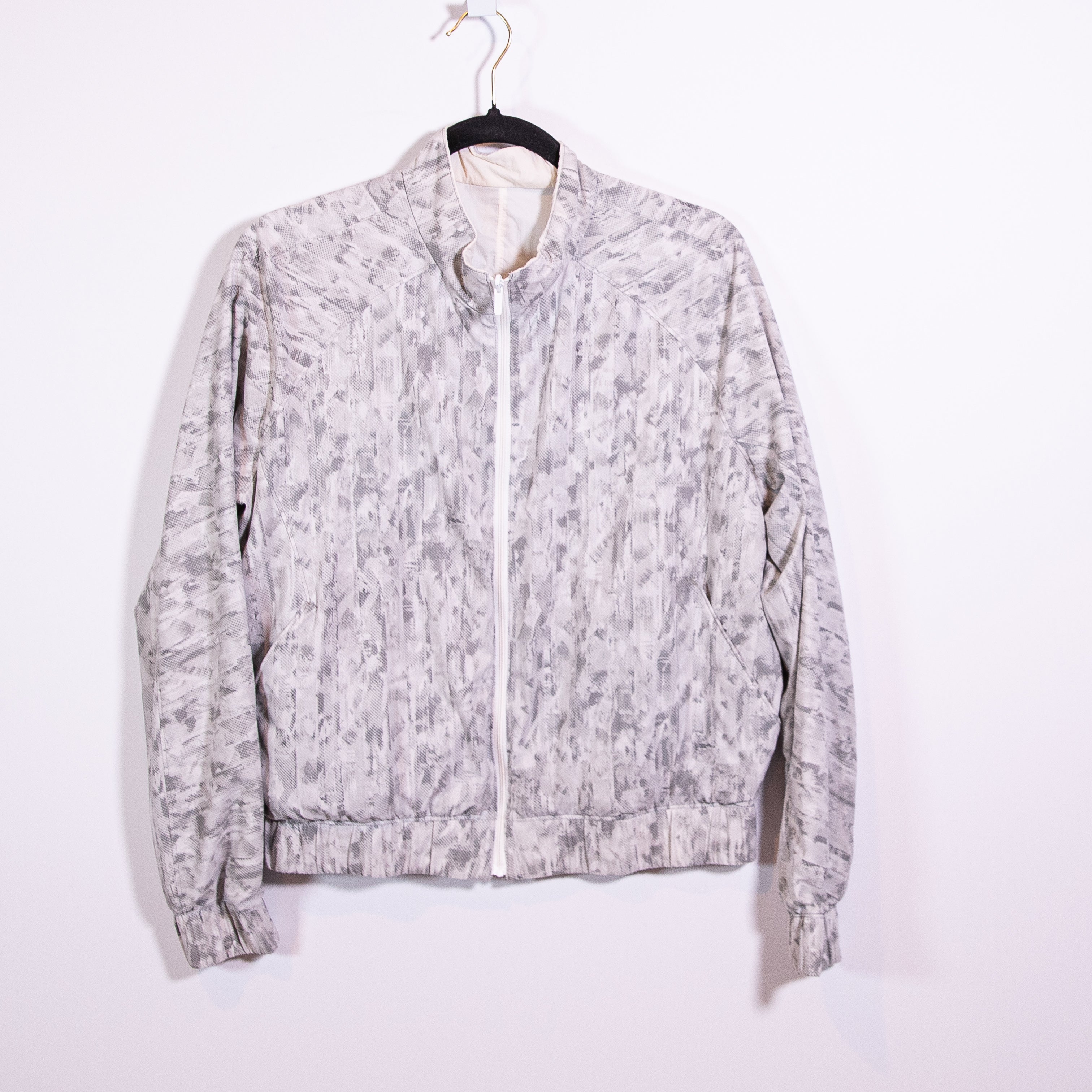 Lululemon Women's Bombs Away Full Zip Reversible Jacket City Breeze White Multi