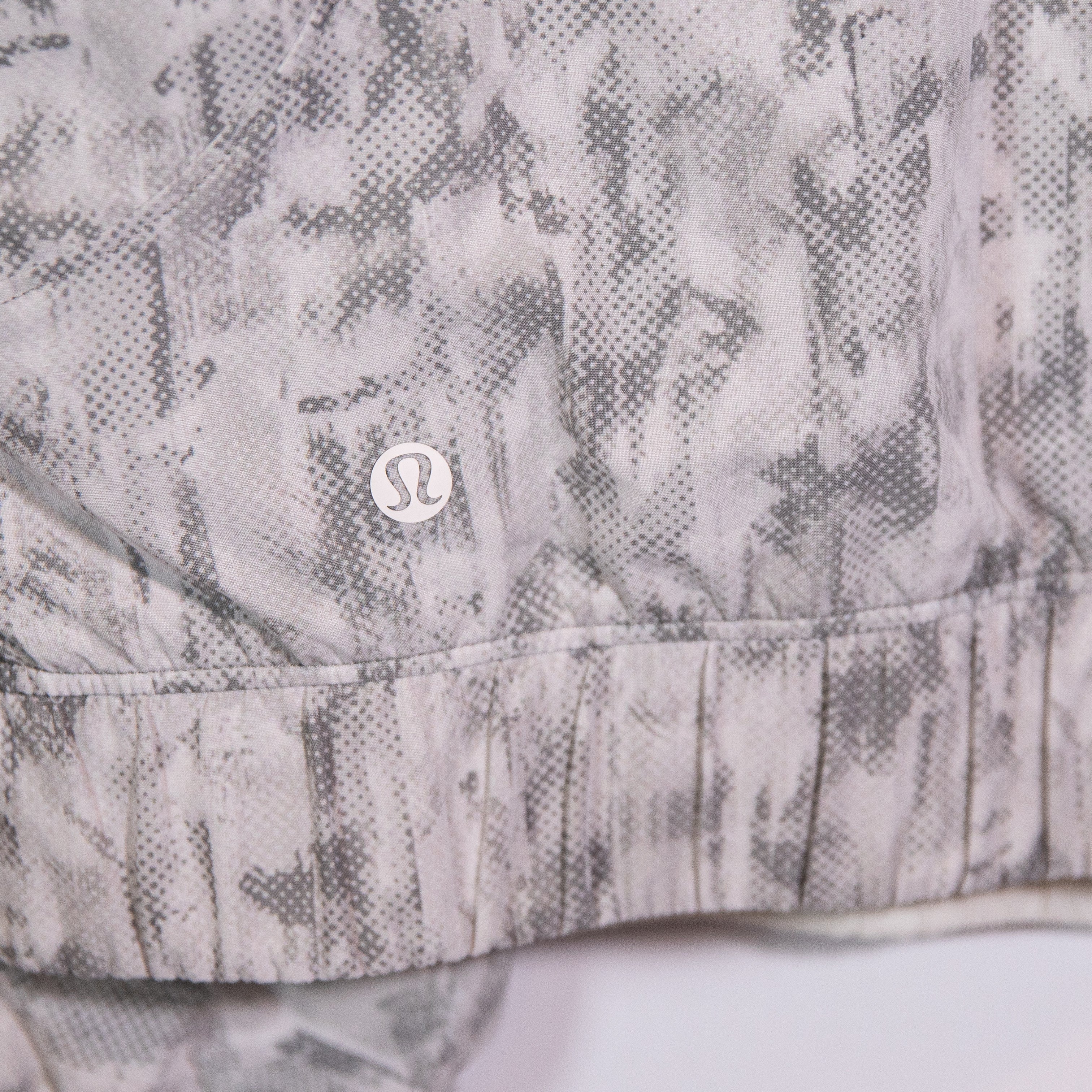 Lululemon Women's Bombs Away Full Zip Reversible Jacket City Breeze White Multi