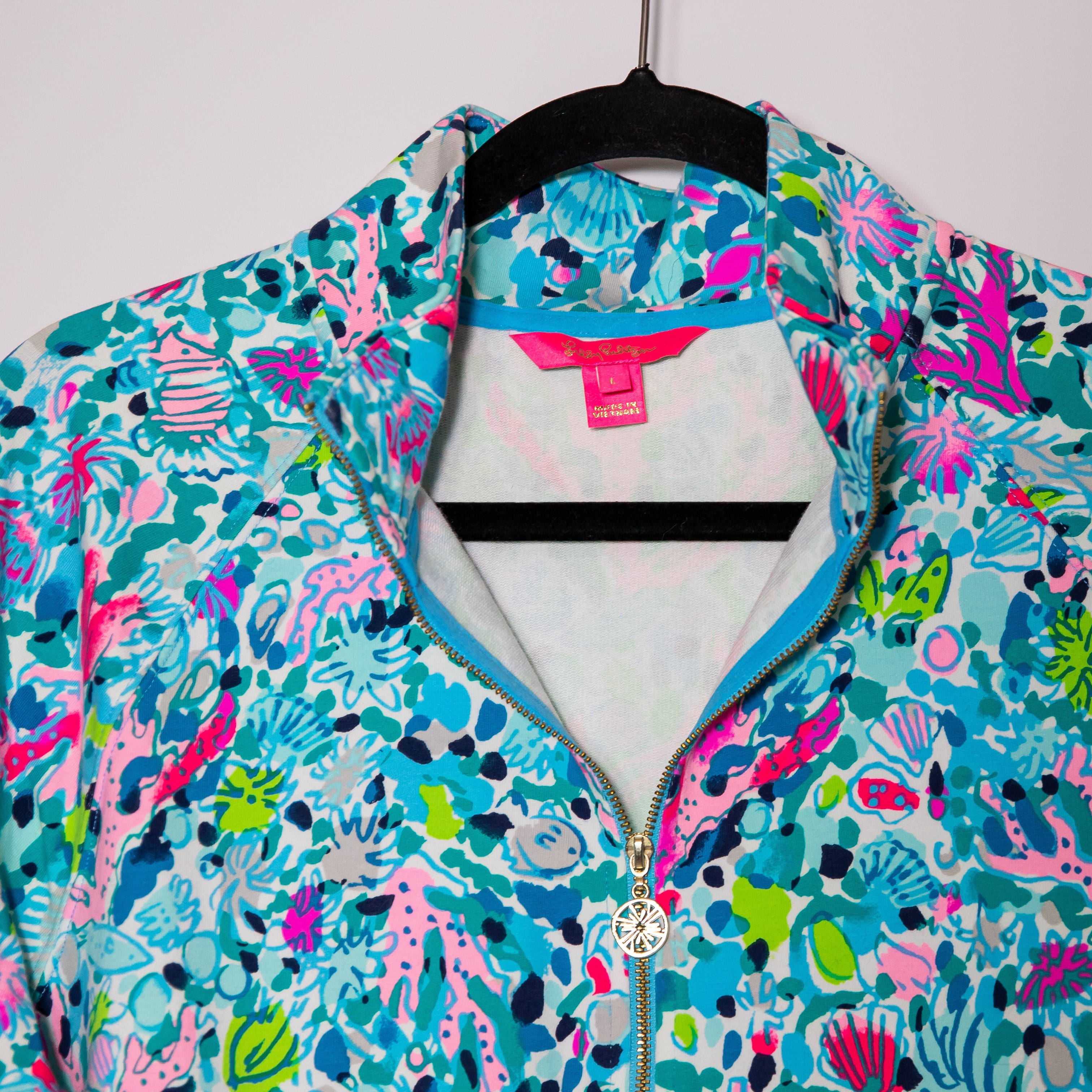 Lilly Pulitzer UPF 50+ Skipper Popover Sweater Multi Dive Bar Graphic Print L