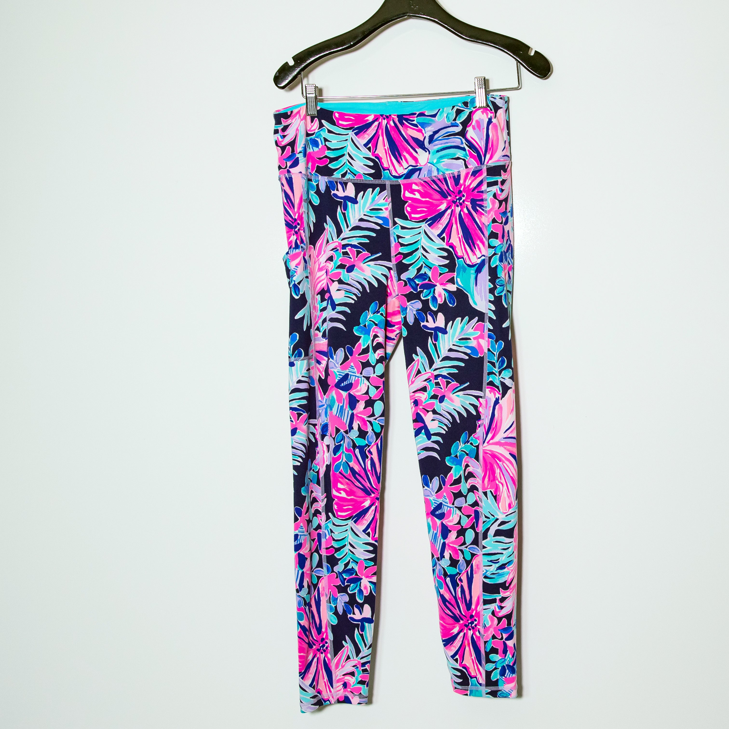 Lilly Pulitzer UPF 50+ Luxletic Weekender Legging Multi Garden Get Away Print L