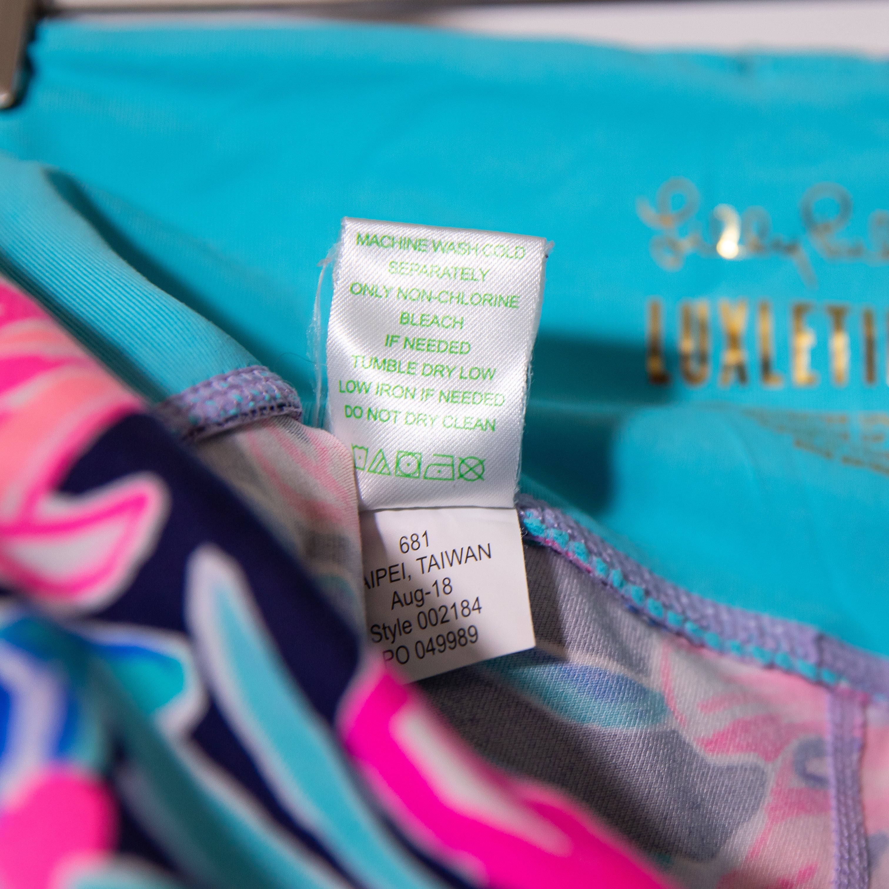 Lilly Pulitzer UPF 50+ Luxletic Weekender Legging Multi Garden Get Away Print L