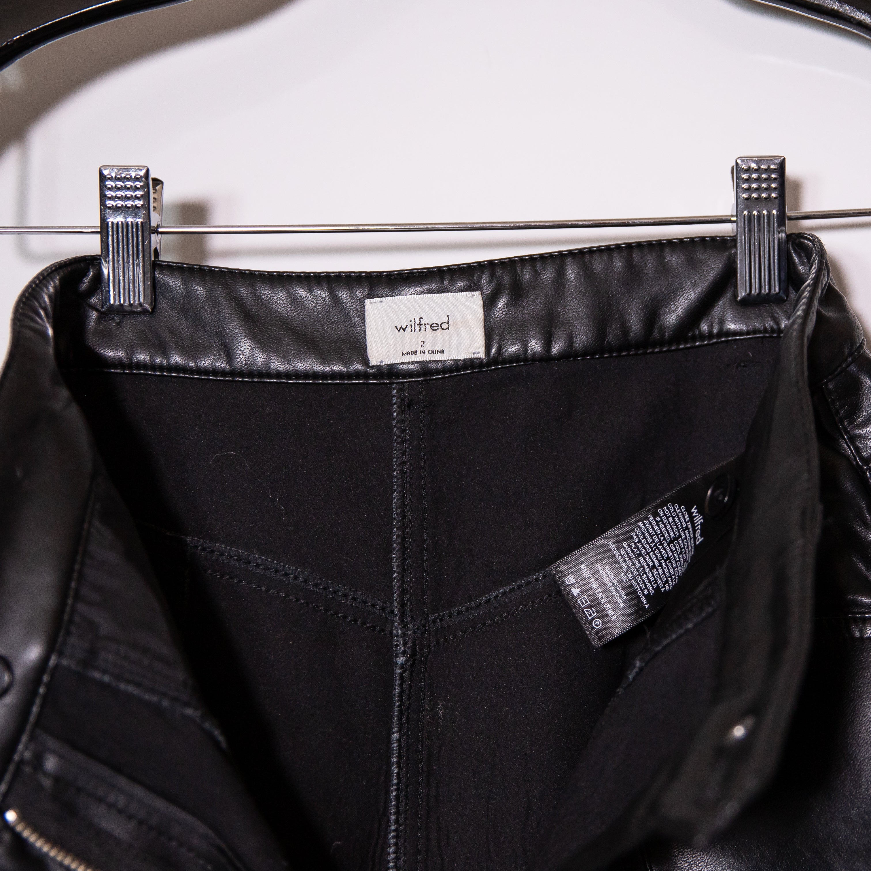 Wilfred Aritzia Rebel High Waisted Faux Vegan Leather Trouser Pants Black 2
