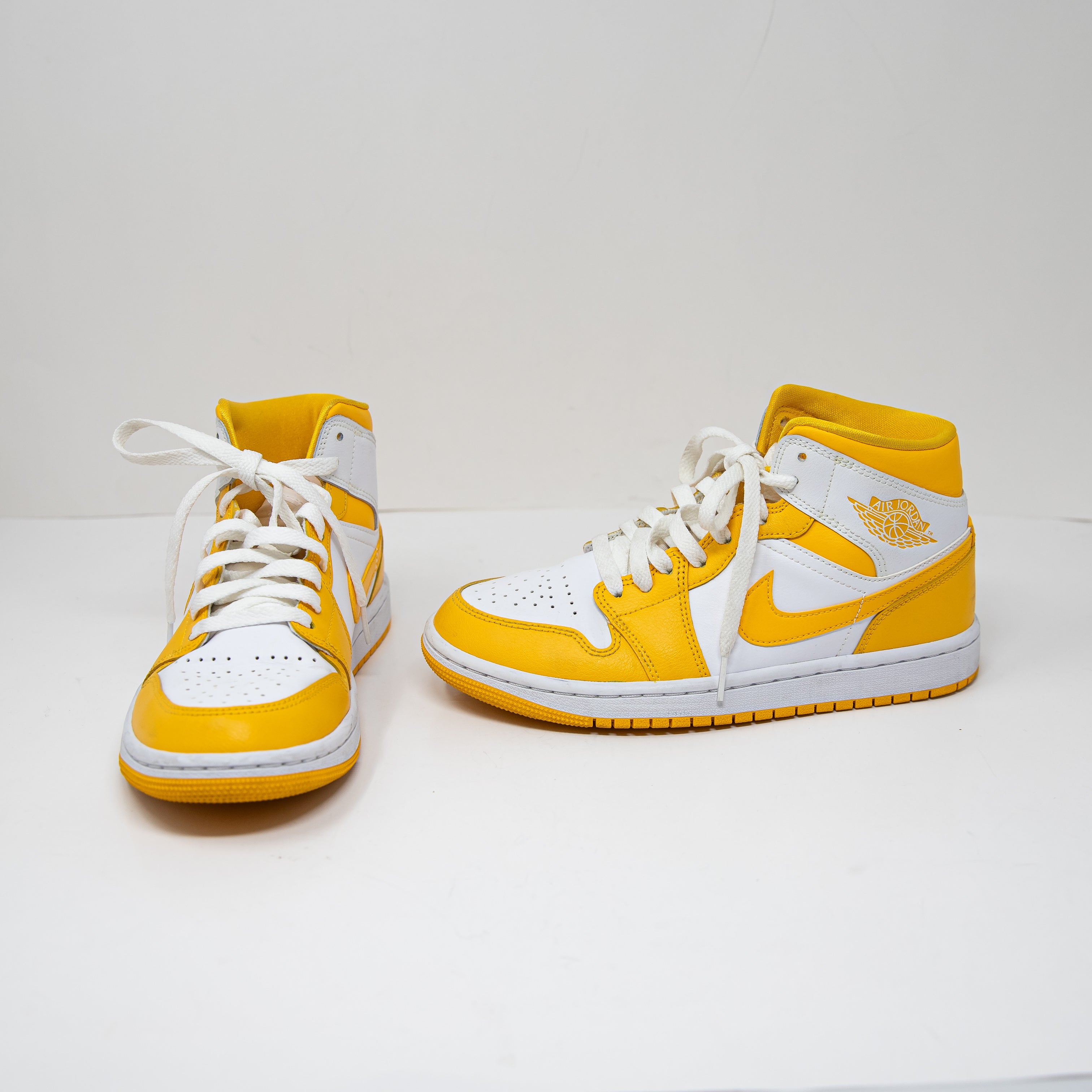 Nike Air Jordan 1 Mid University Gold Yellow White BQ6472-117 High Top Sneakers