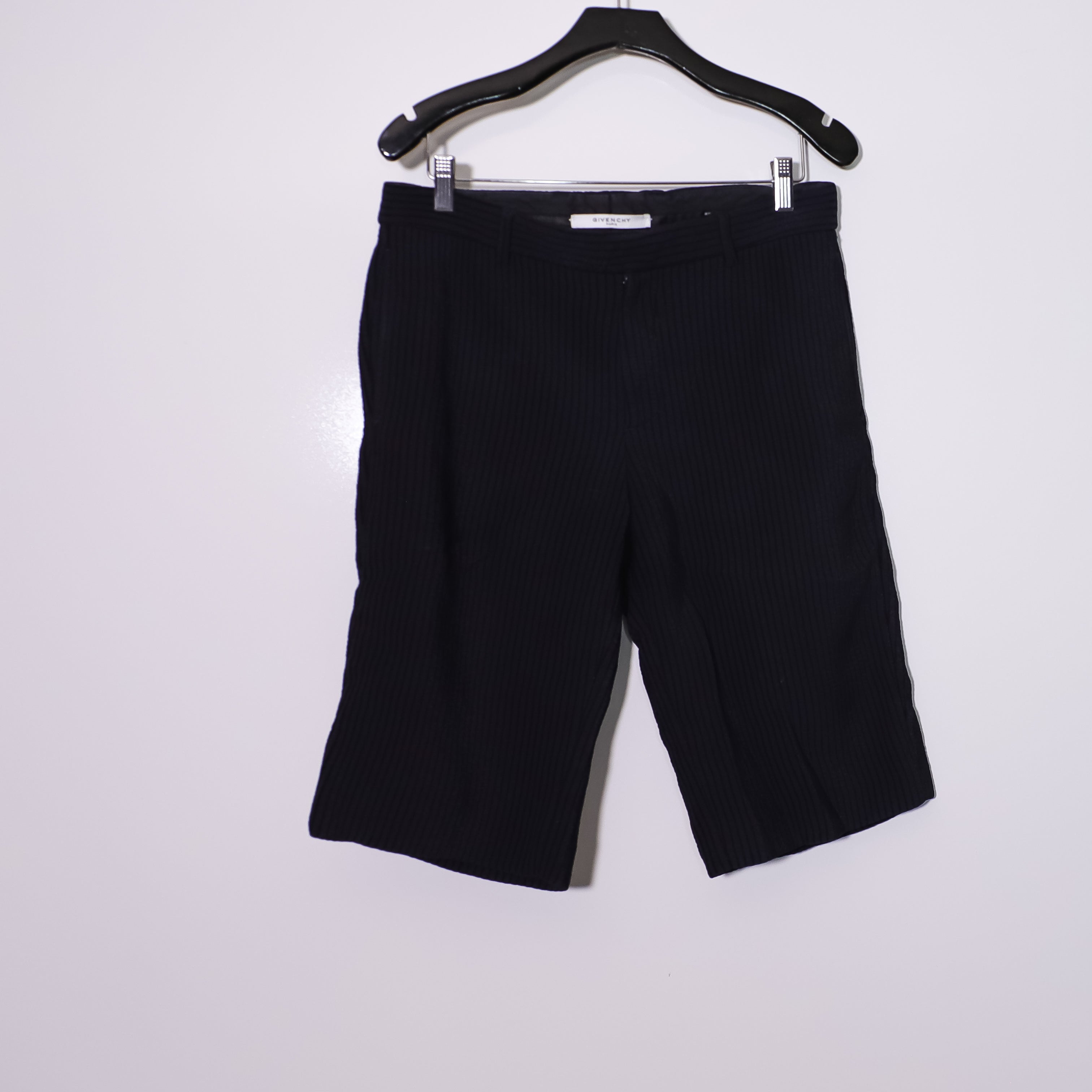 Givenchy Paris Men's Thin Stripe Print Pattern Bermuda Dress Shorts Navy Blue 50