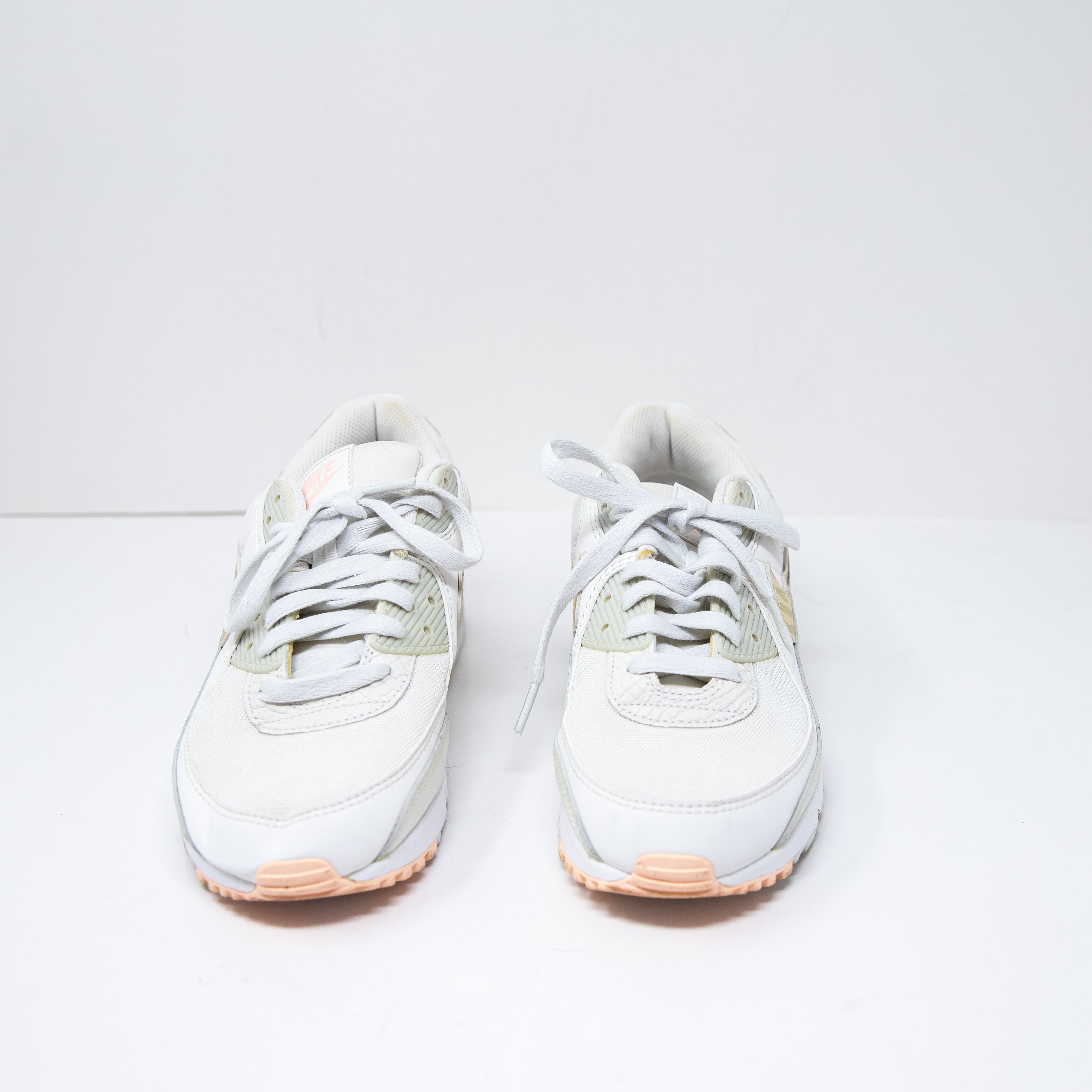 Nike Women's Air Max 90 SE Summit Low Top Lace Up Sneakers White White Pink 9.5
