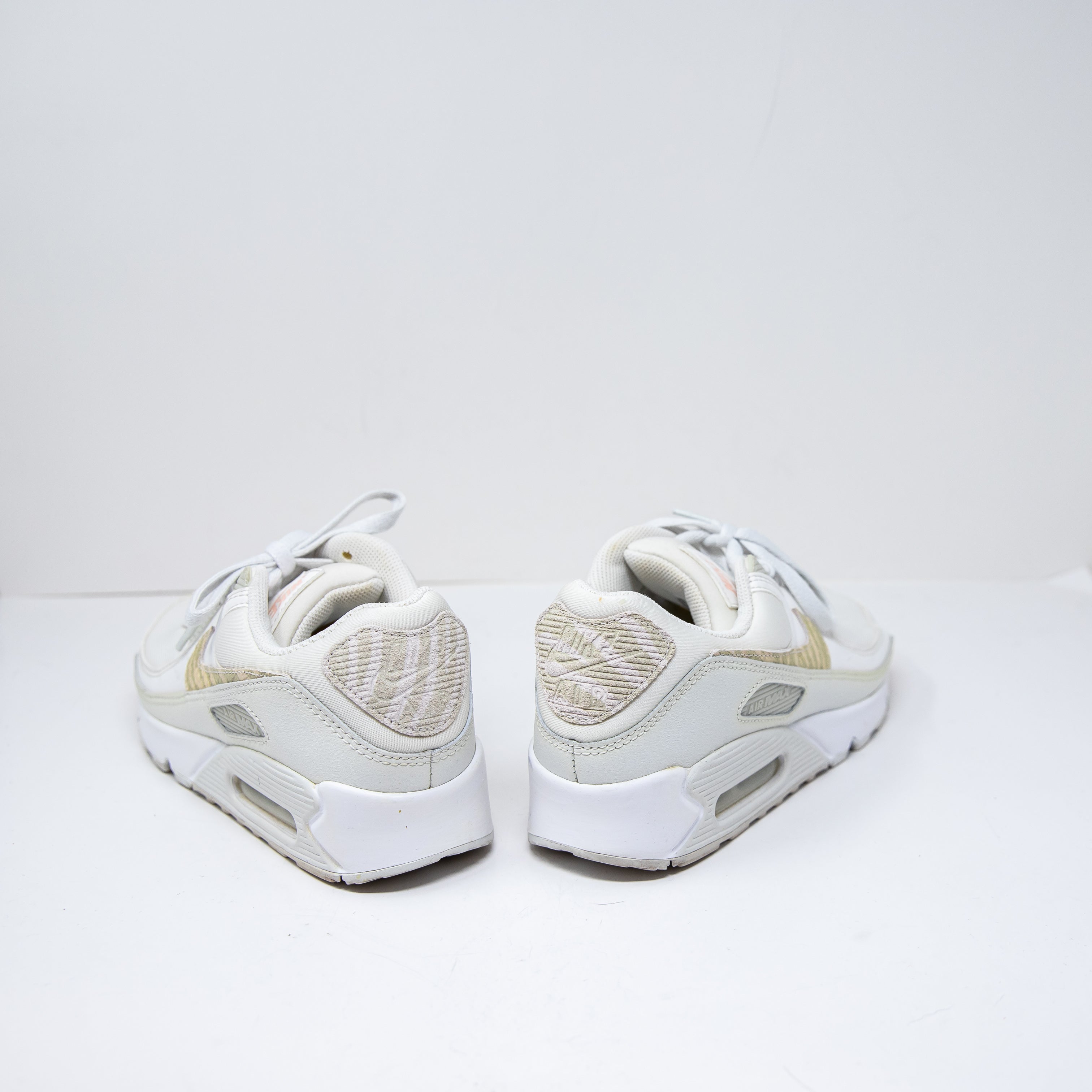 Nike Women's Air Max 90 SE Summit Low Top Lace Up Sneakers White White Pink 9.5