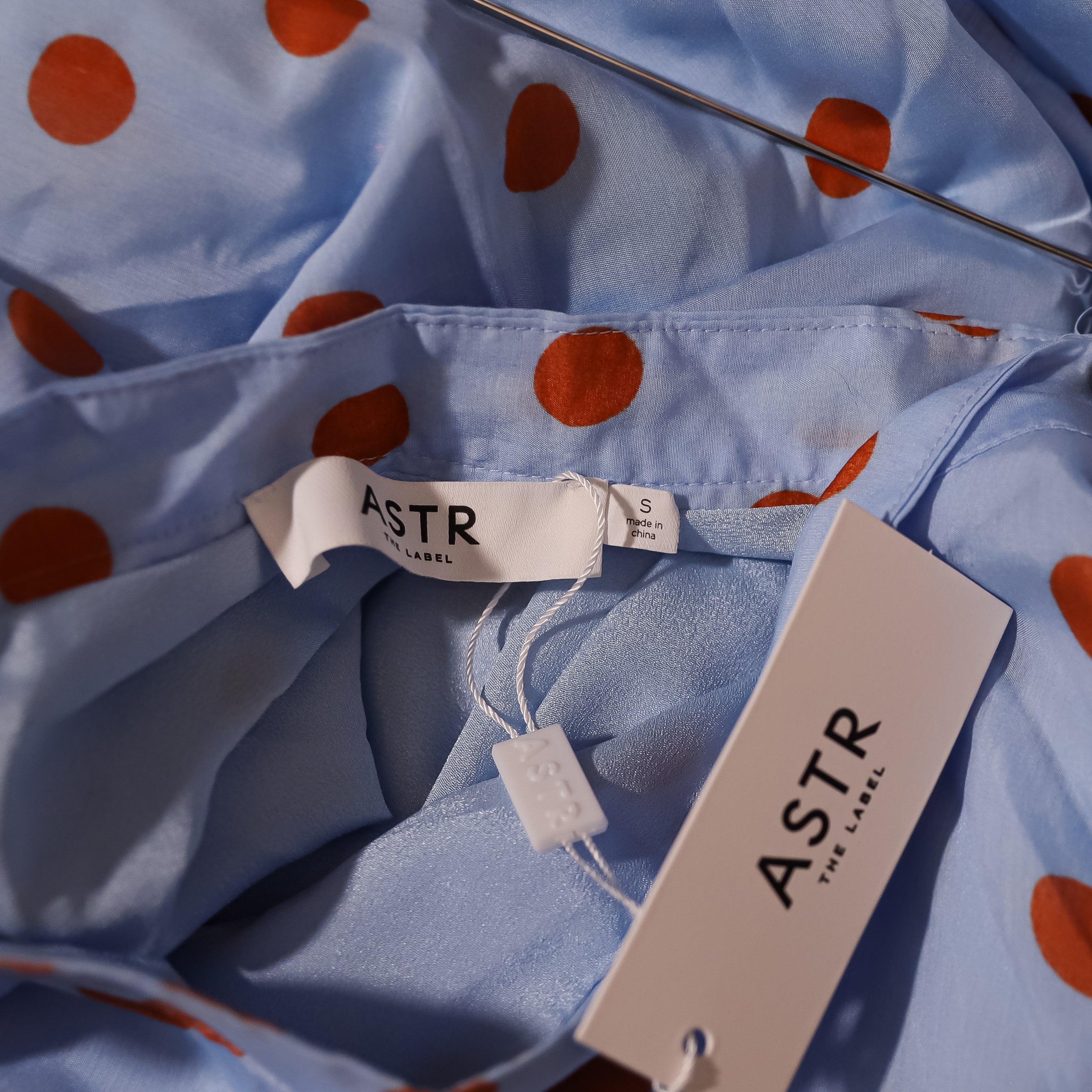 NEW ASTR The Label Janie Polka Dot Pleated Midi Skirt Blue Rust Print Small