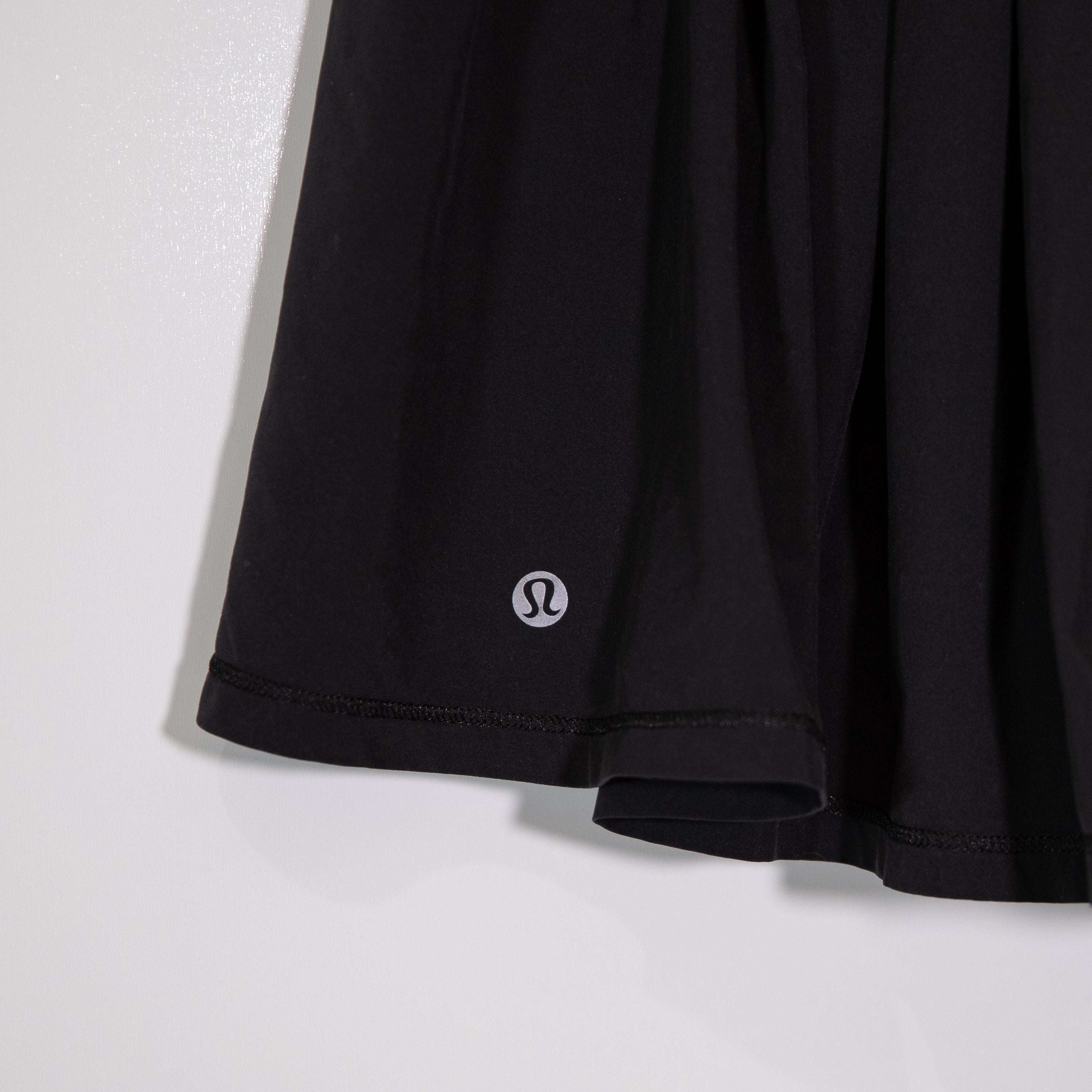Lululemon Women's Circuit Breaker Skirt Skort Athletic Work Out Solid Black 10