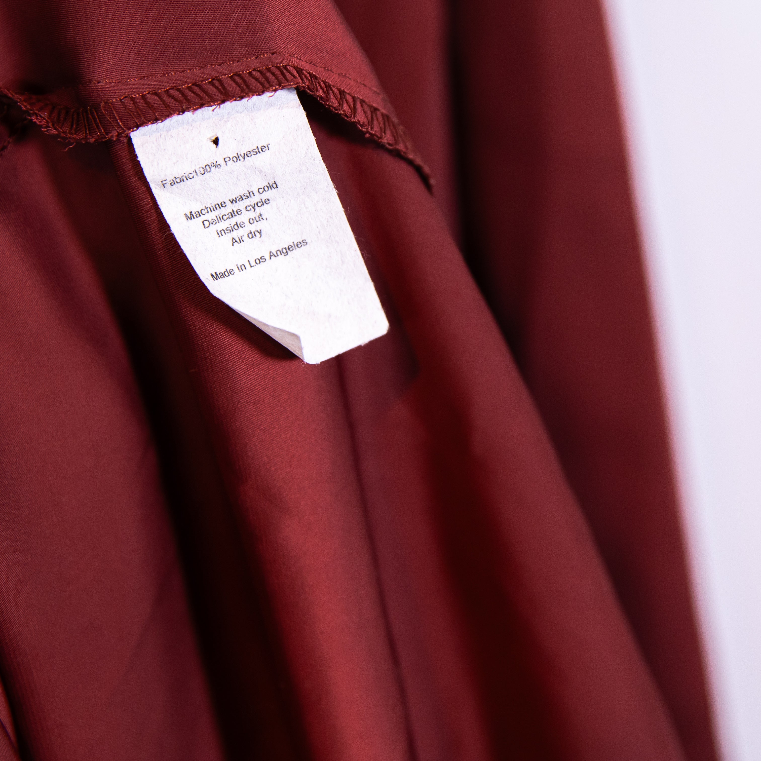 NEW Resa Hannah V Neck Pullover Belted Midi Burgundy Satin Dress M