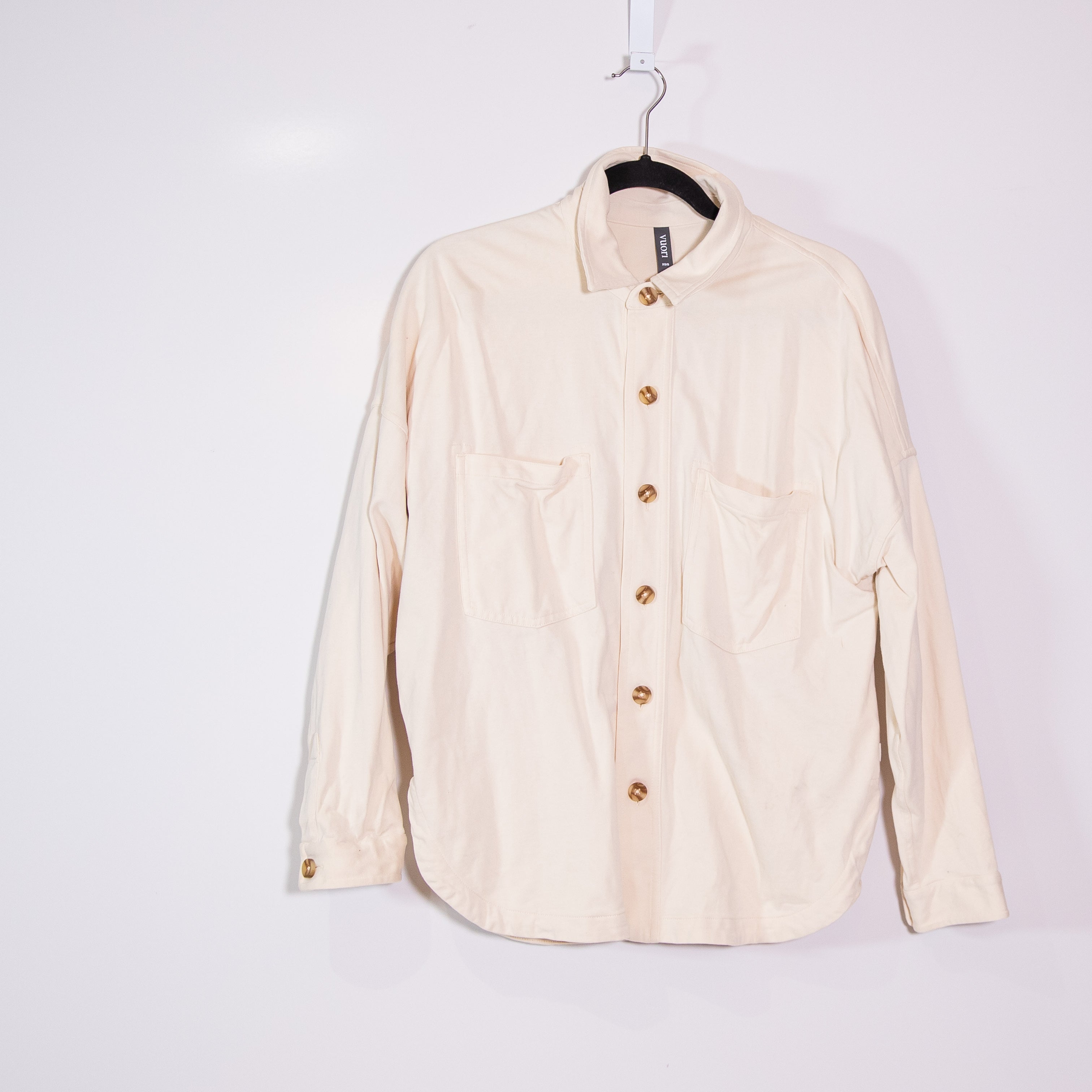 Vuori Women's Mackenzie Cotton Collared Long Sleeve Button Down Shirt Jacket