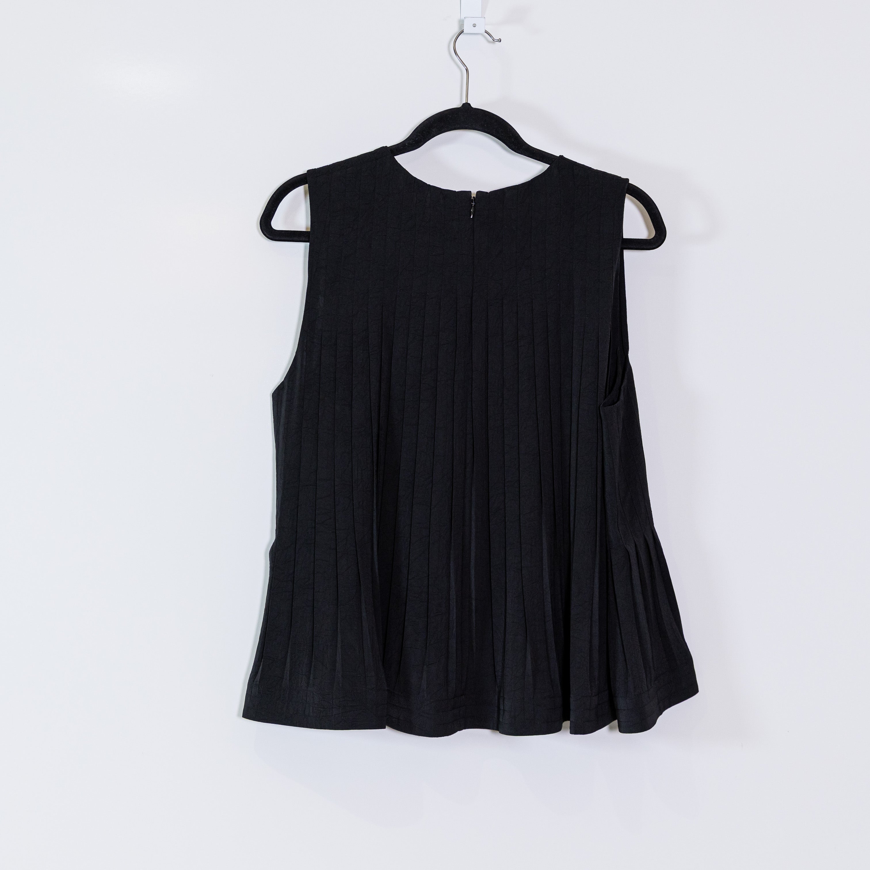 NEW Vince Pleated A Line Scoop Neck Sleeveless Tank Top Blouse Black Large