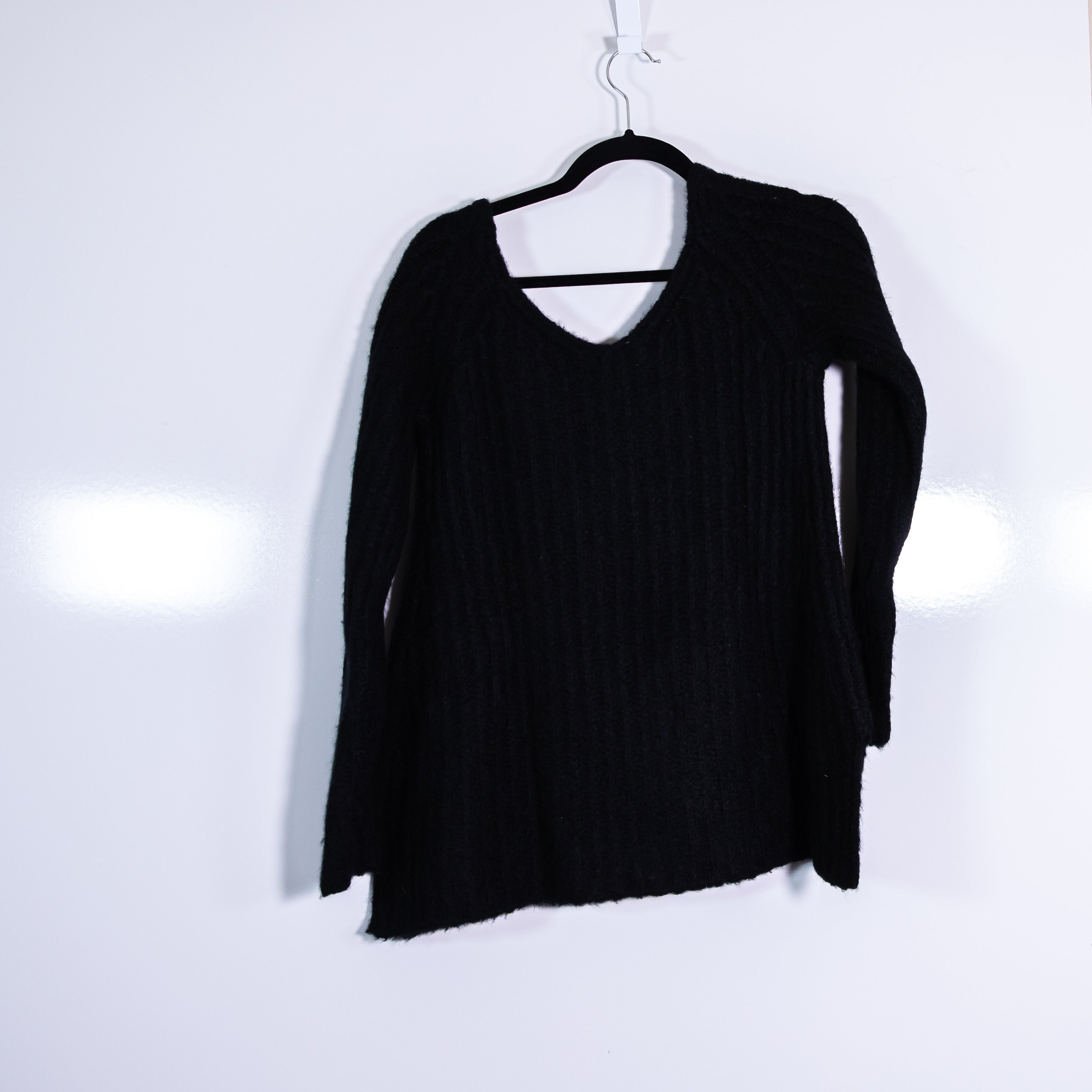 Donna Karan Cashmere Silk Fuzzy Knit V Neck Pullover Sweater Solid Black Small