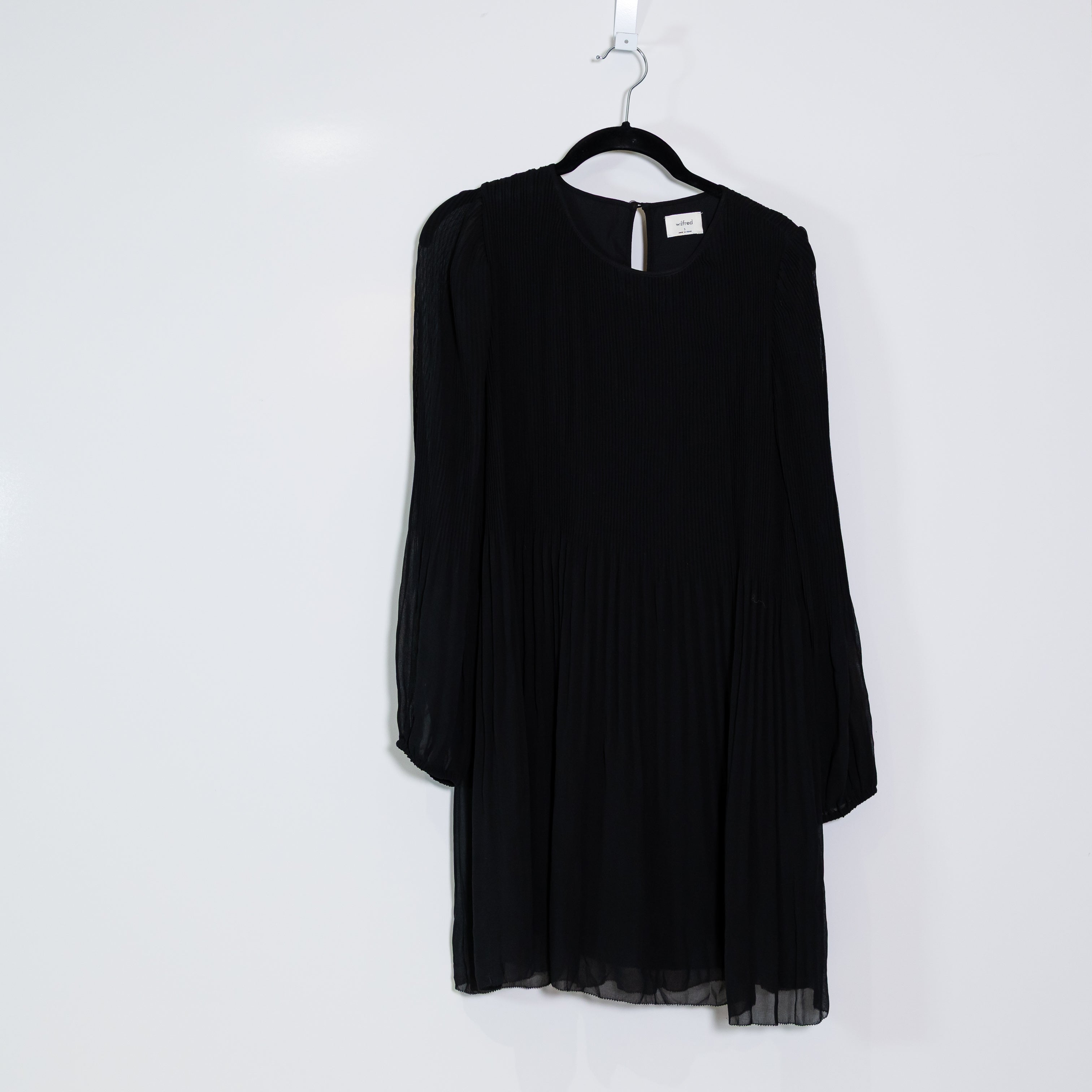 Wilfred Aritzia Daydreamer Pleated Chiffon Pullover Mini Dress Long Sleeve Black