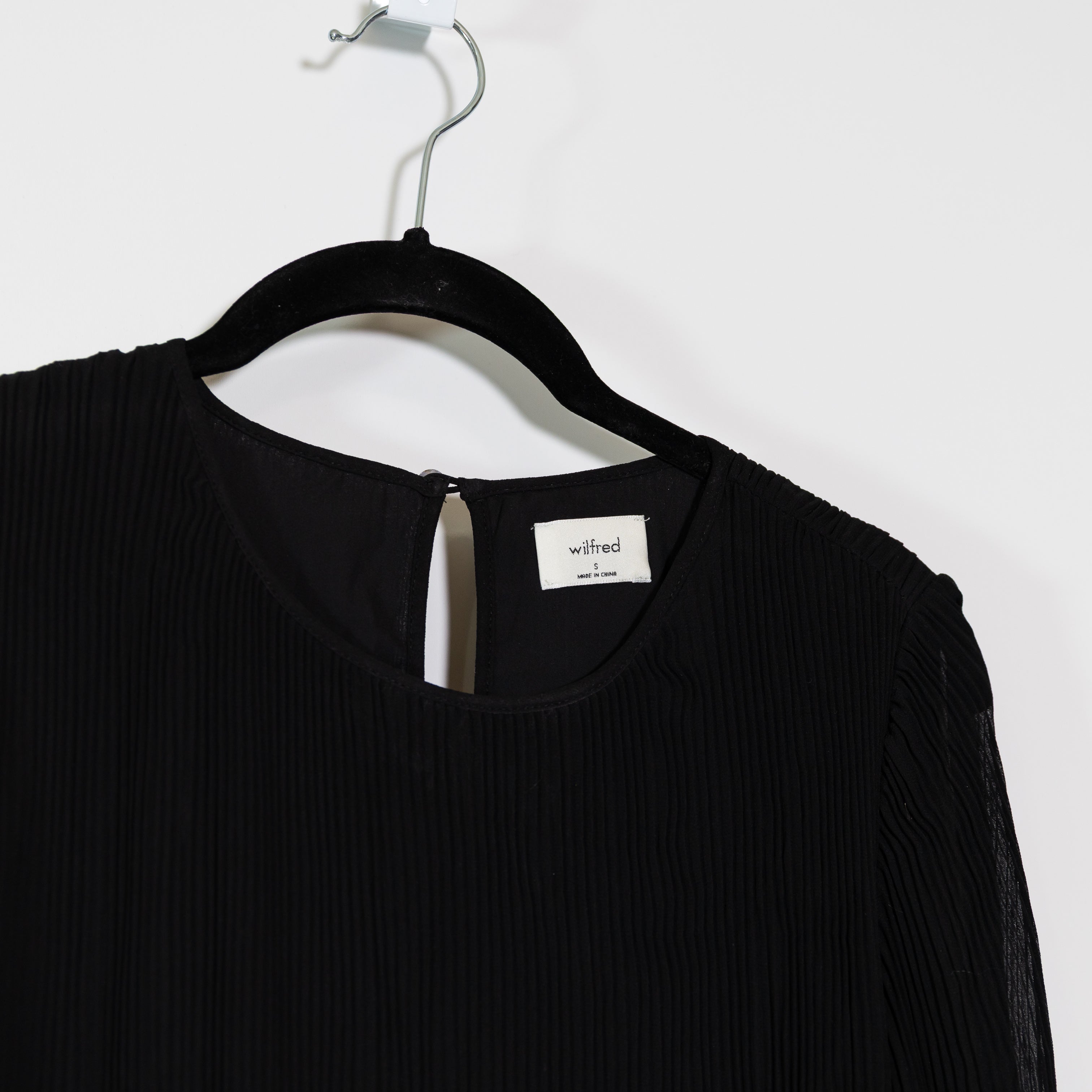 Wilfred Aritzia Daydreamer Pleated Chiffon Pullover Mini Dress Long Sleeve Black