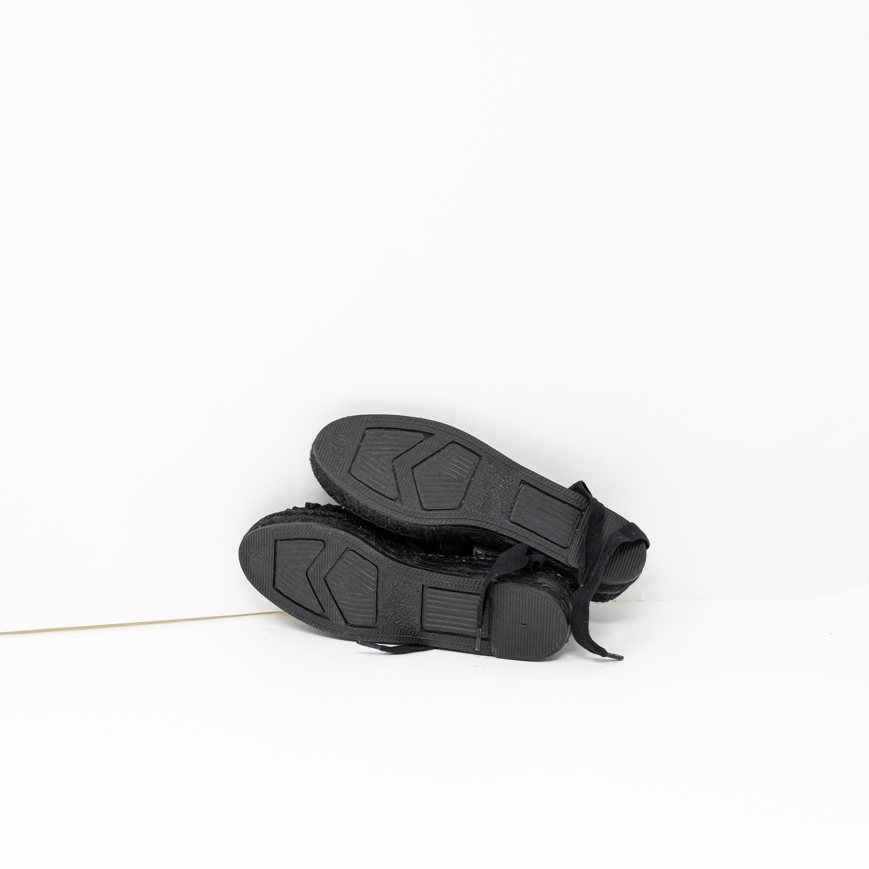NEW Naguisa Soc Total Black Lace Up Flat Espadrille Slip On Shoes 6