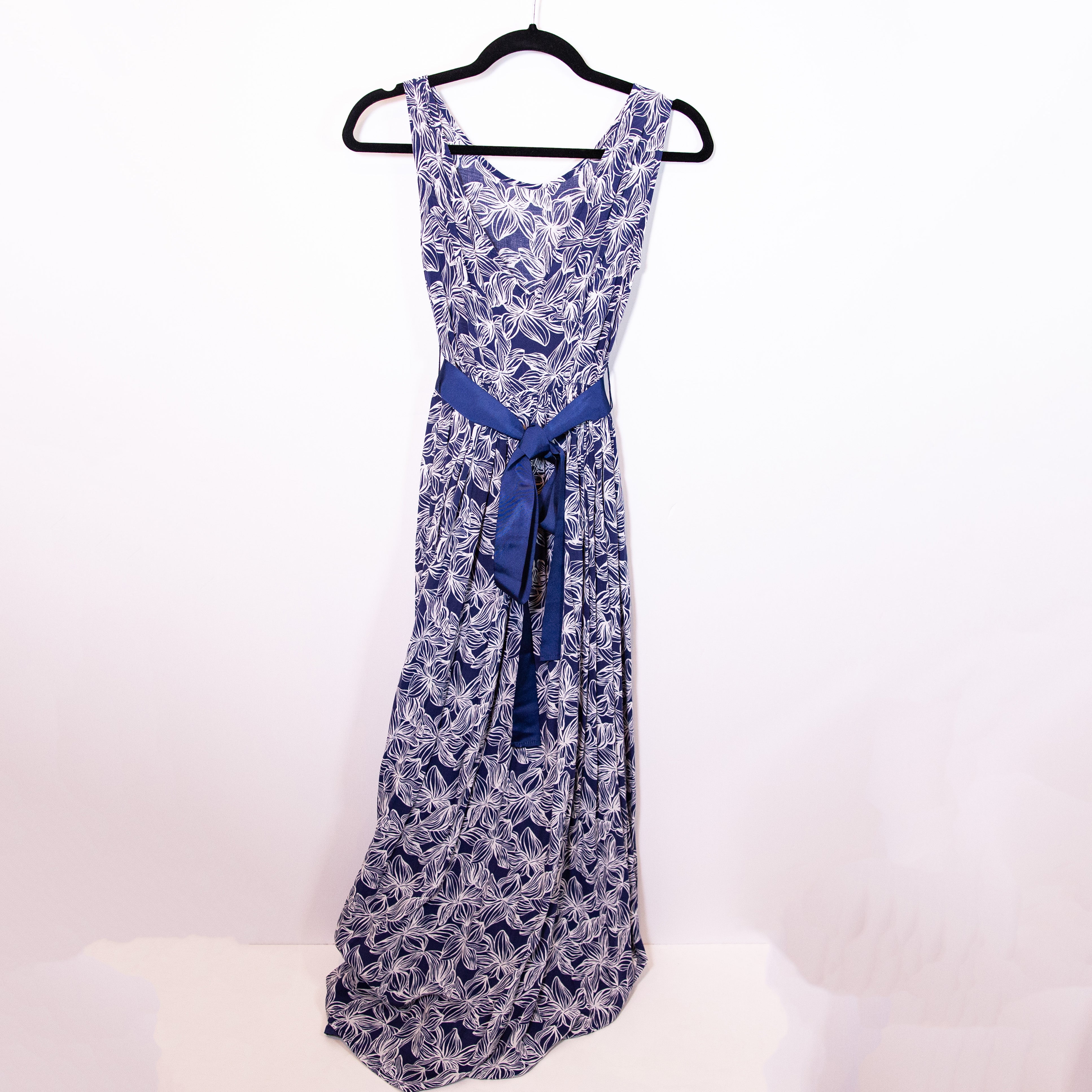 Vineyard Vines Plumeria Print V Neck Sleeveless Pullover Maxi Dress Navy Blue 0
