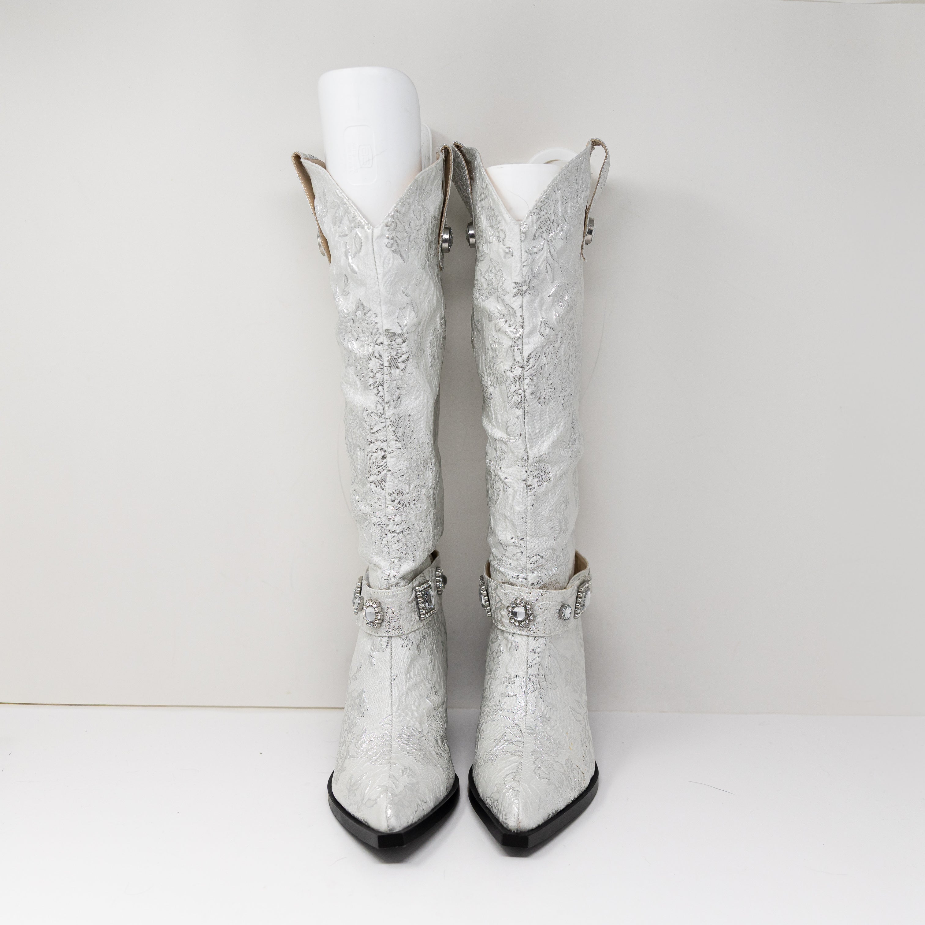 NEW Azalea Wang Bavani Pointed Toe Jacquard Brocade Western Boots Shoes White 6