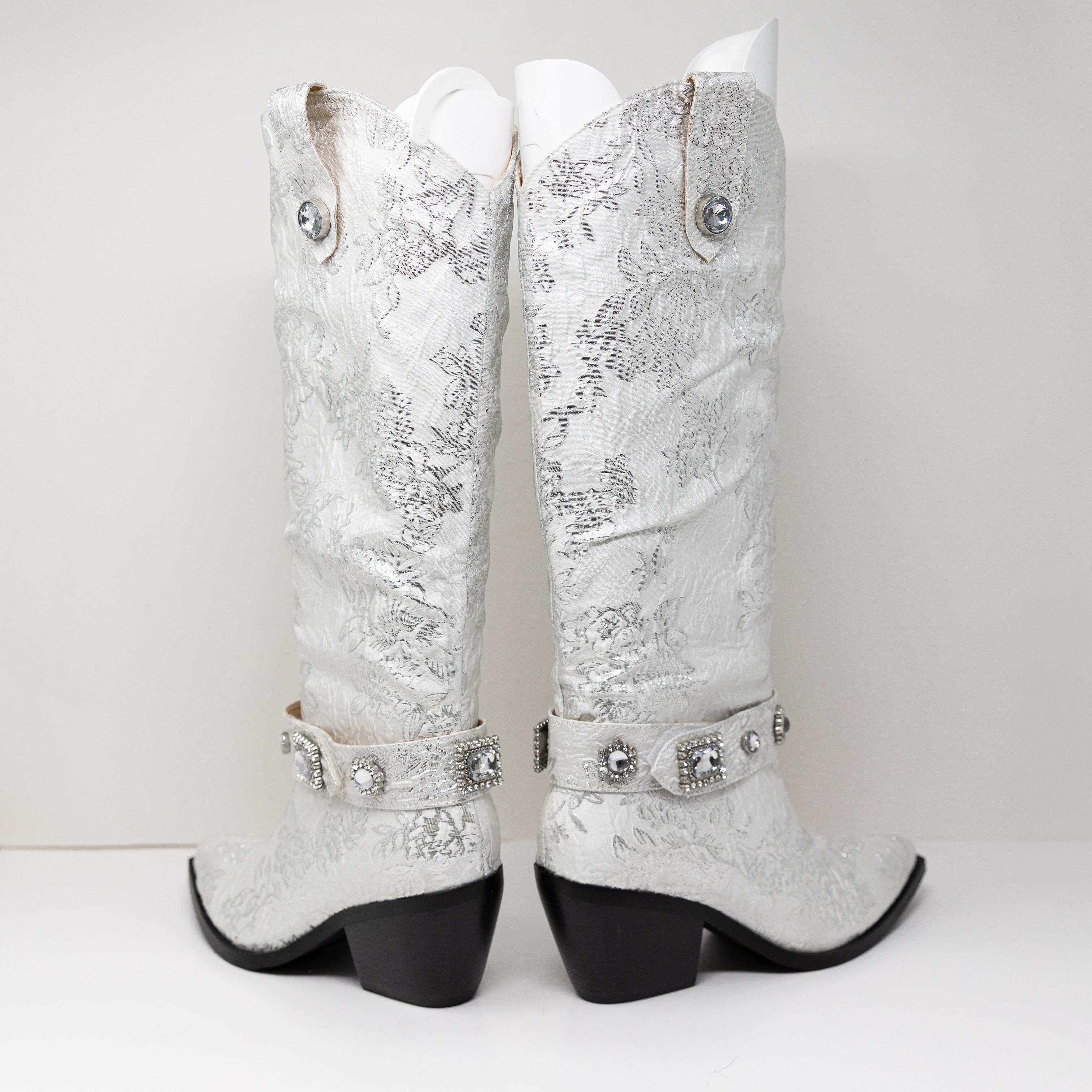 NEW Azalea Wang Bavani Pointed Toe Jacquard Brocade Western Boots Shoes White 6