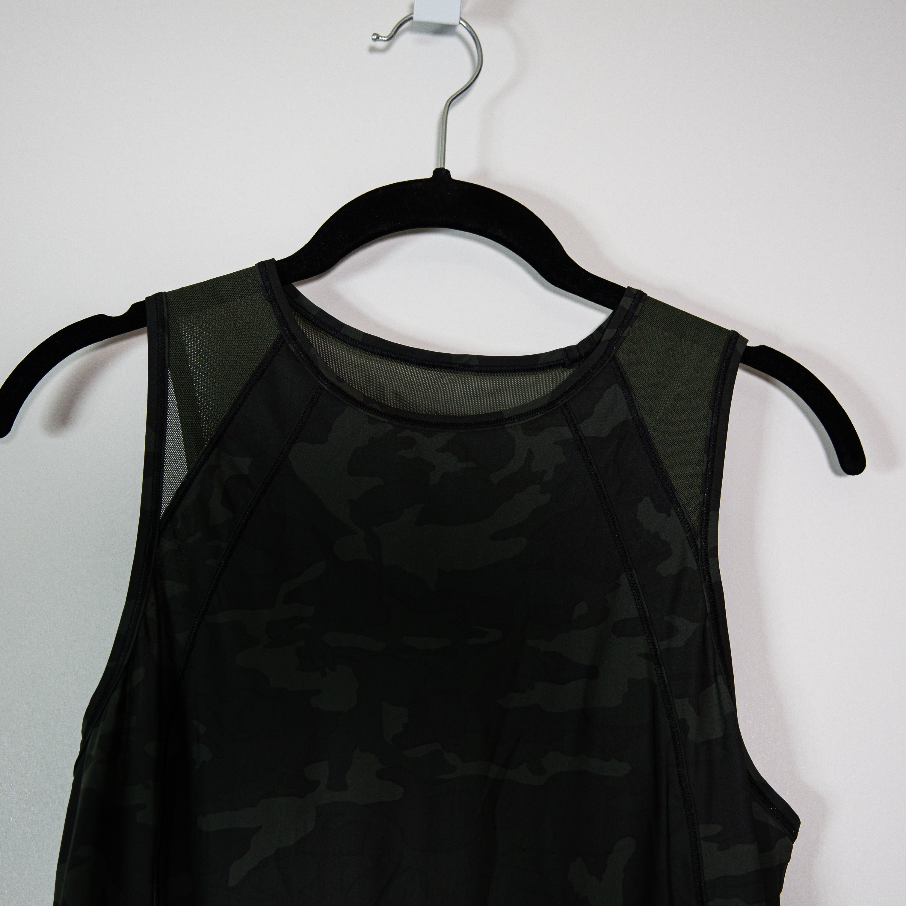 Lululemon Sculpt Tank Top Incognito Camo Multi Gator Green Athletic Work Out S