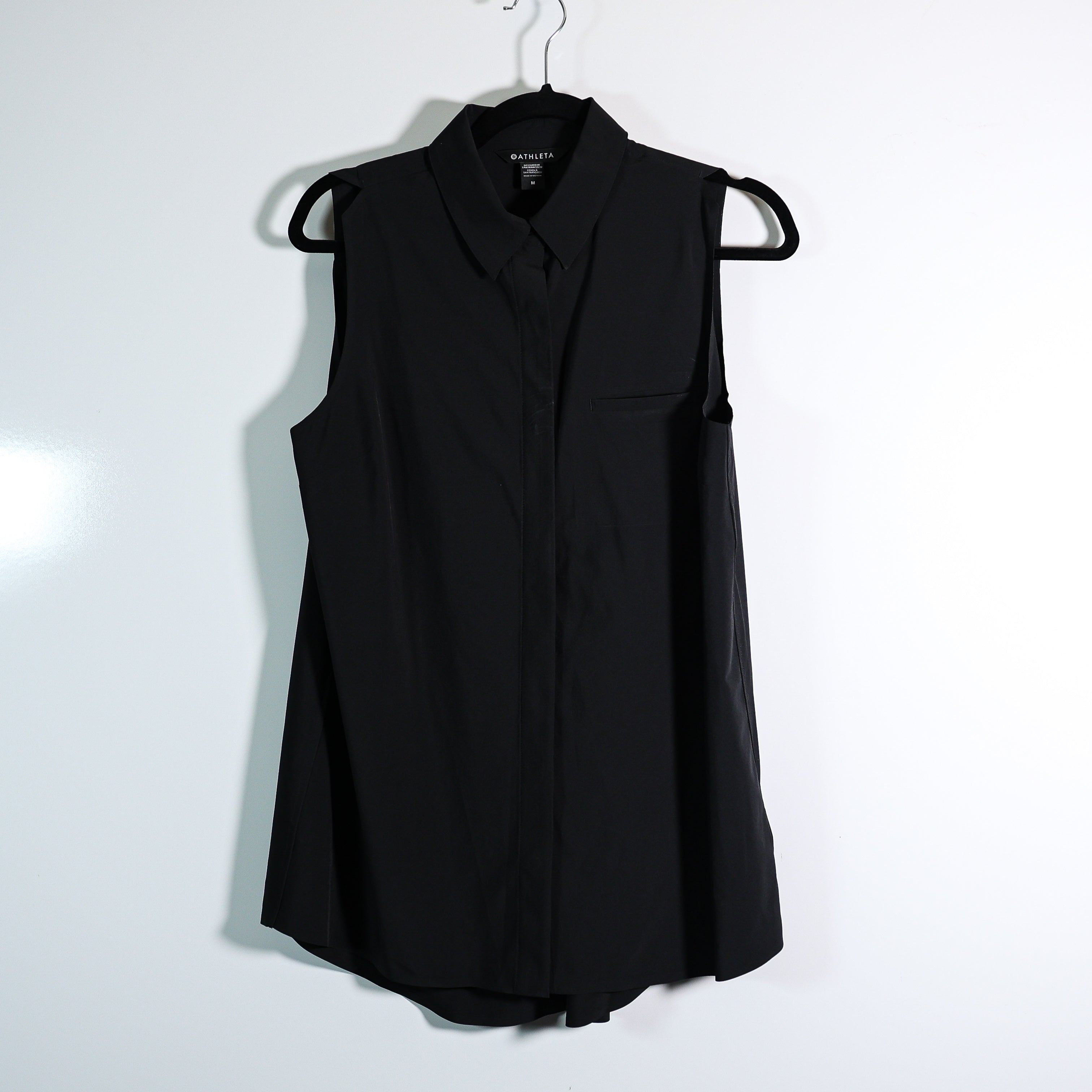 Athleta Urbanite II Collared Sleeveless Lightweight Button Down Tank Top Black M