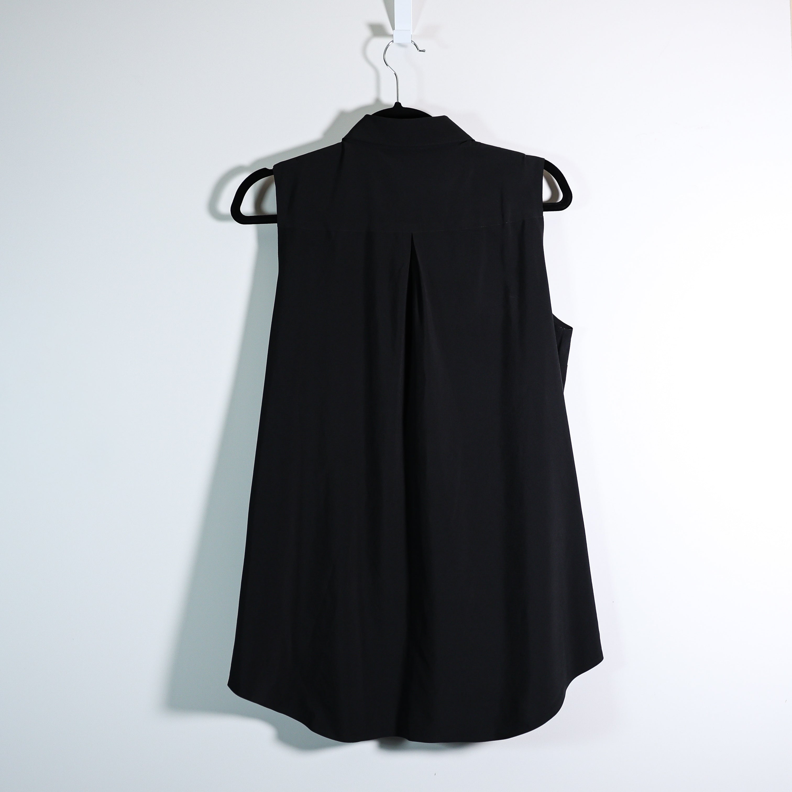 Athleta Urbanite II Collared Sleeveless Lightweight Button Down Tank Top Black M