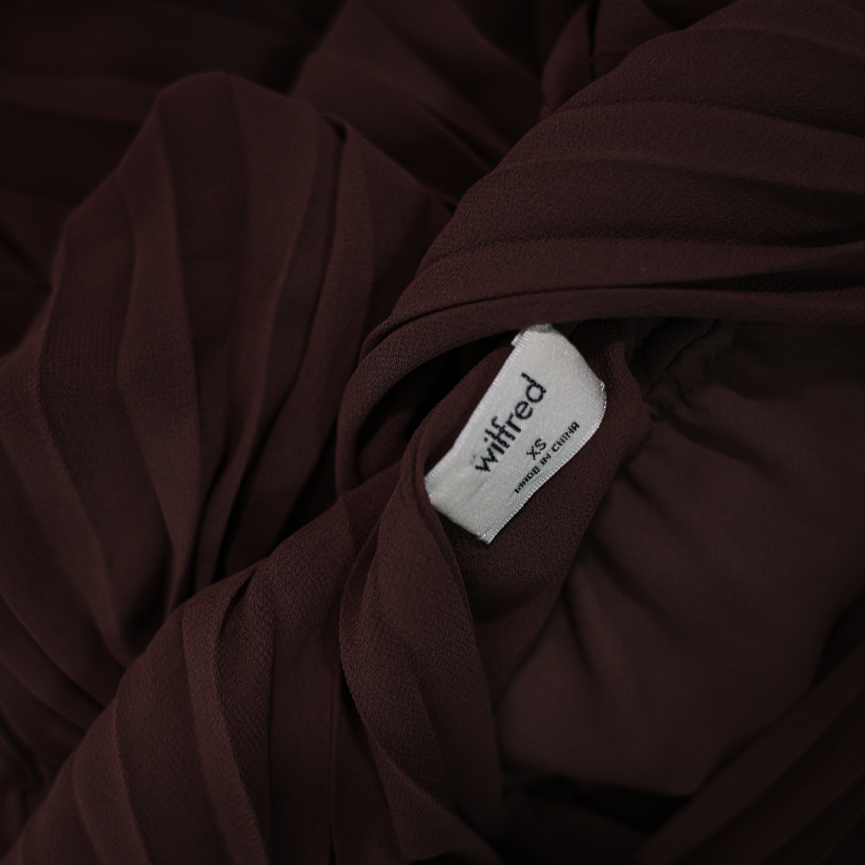 Wilfred Aritzia Karel V Neck Chiffon Pleated Swing Midi Dress Chocolate Brown