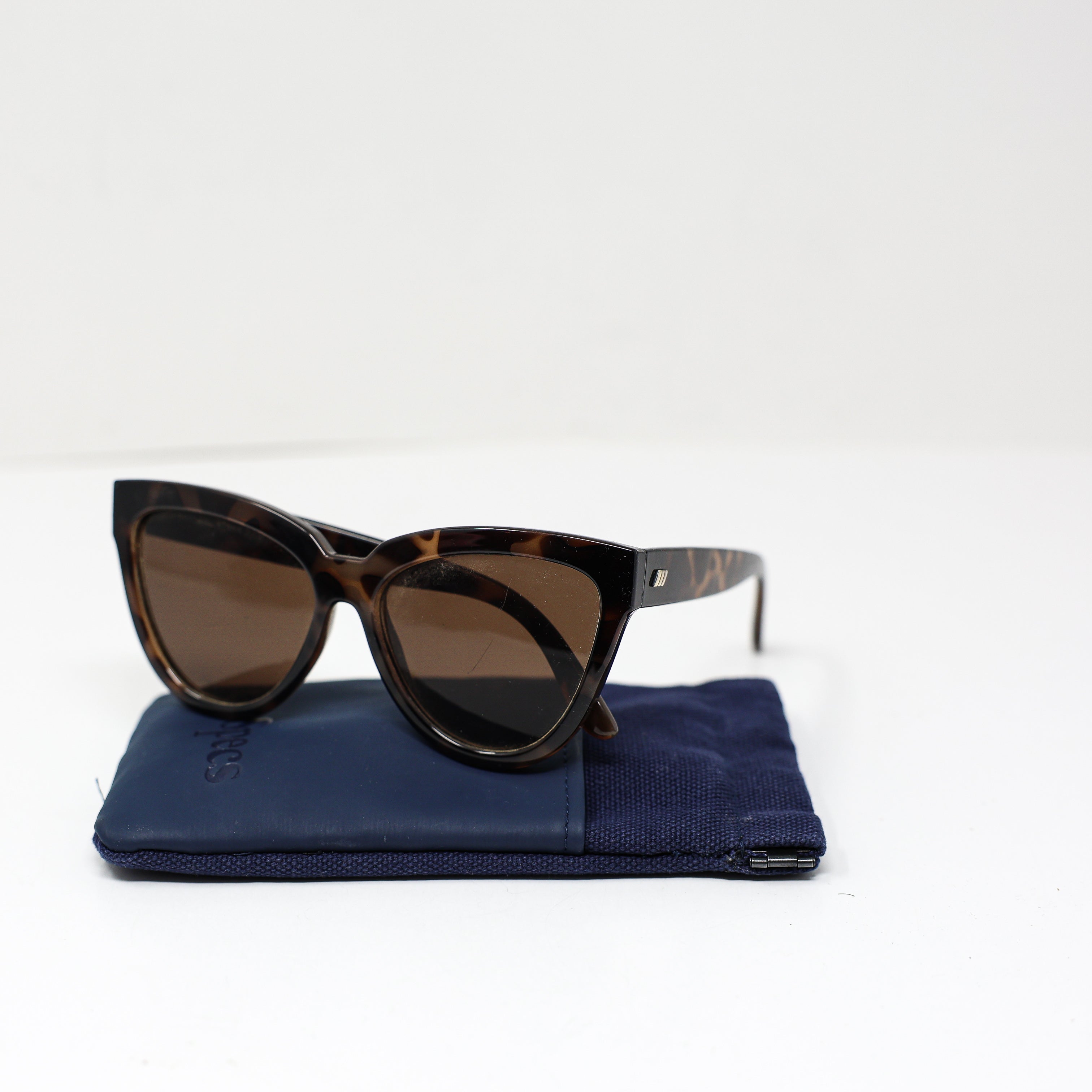 Le Specs Liar Liar Oversize Cat Eye Sunglasses Volcanic Tortoise Brown