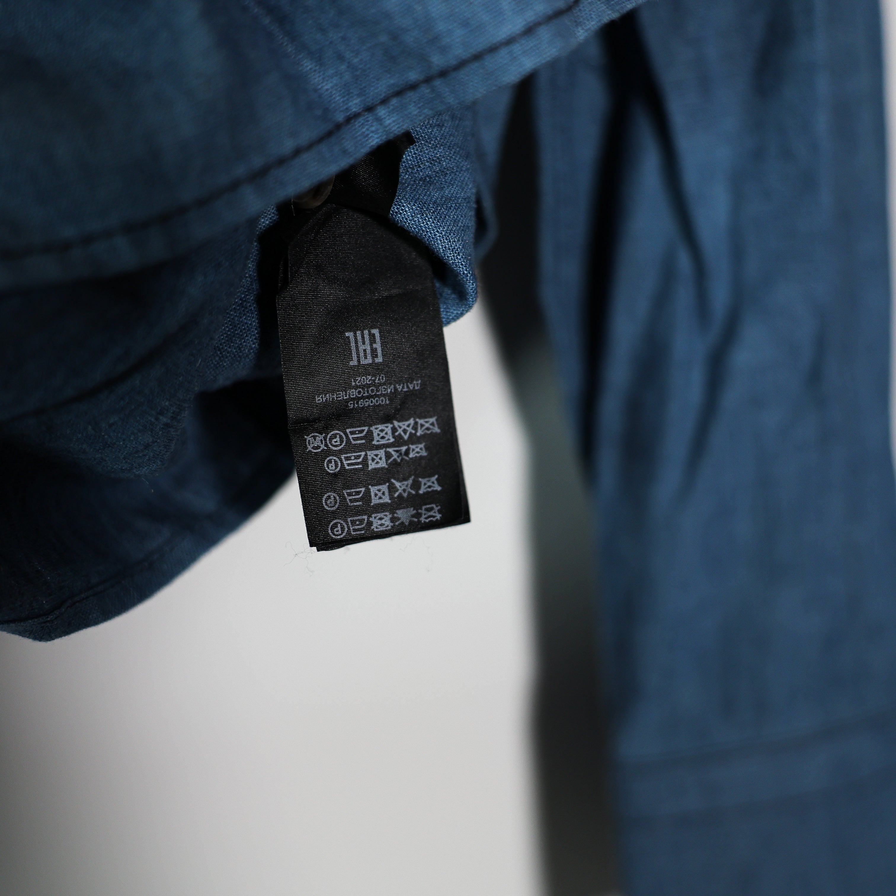 Tory Burch Cotton Linen Quarter Button Ruffle Collar Long Sleeve Chambray Blouse