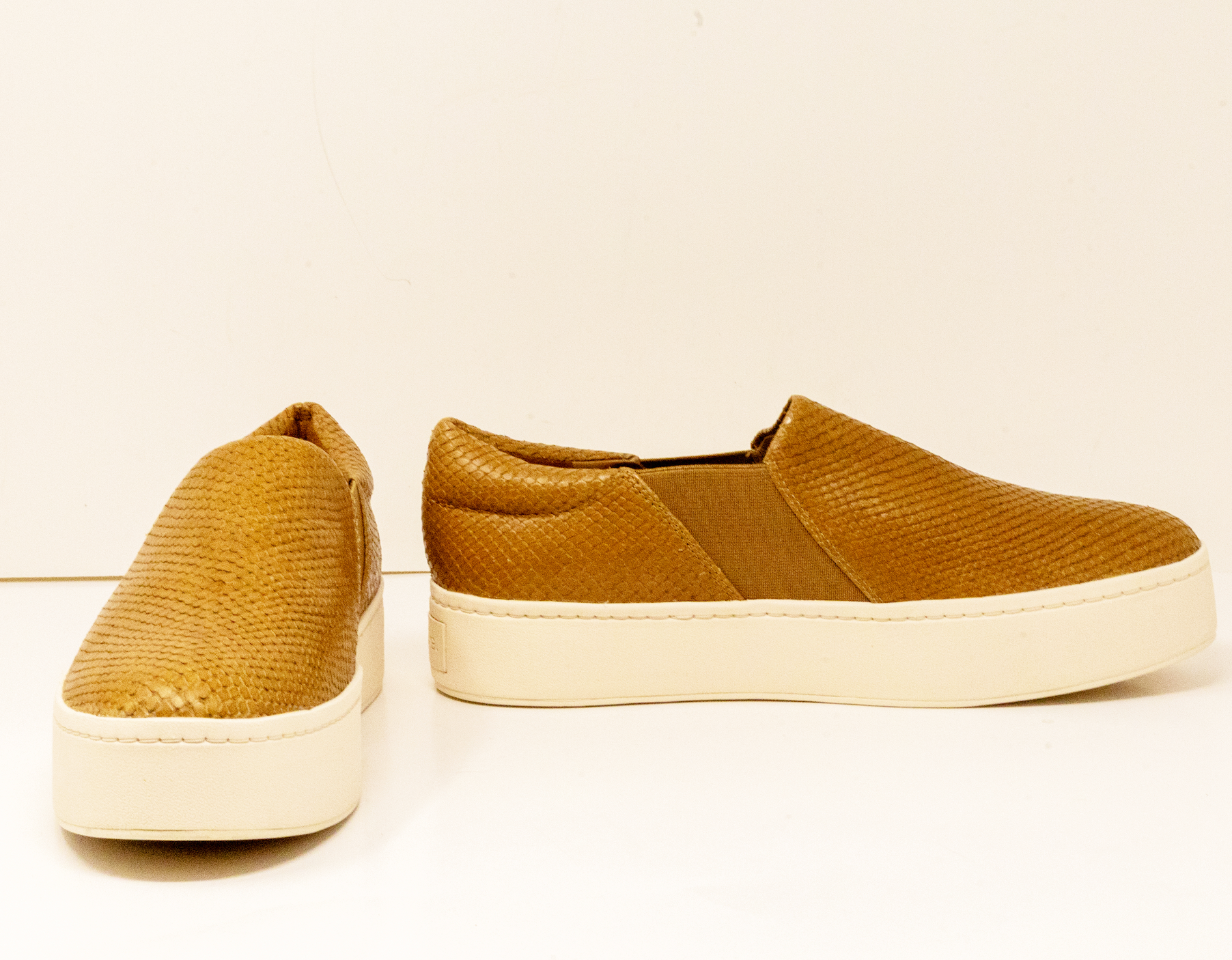 NEW Vince Women's Warren Genuine Leather Perforated Slip On Platform Sneakers