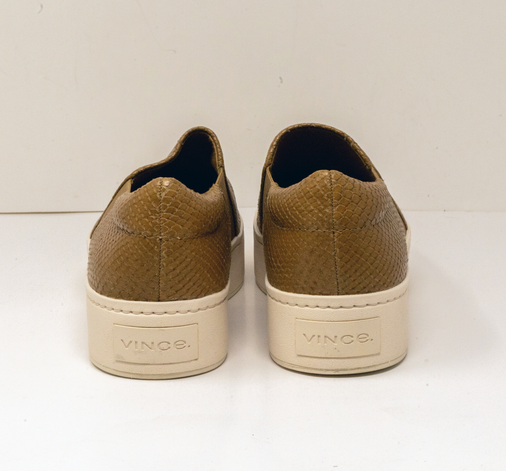 NEW Vince Women's Warren Genuine Leather Perforated Slip On Platform Sneakers