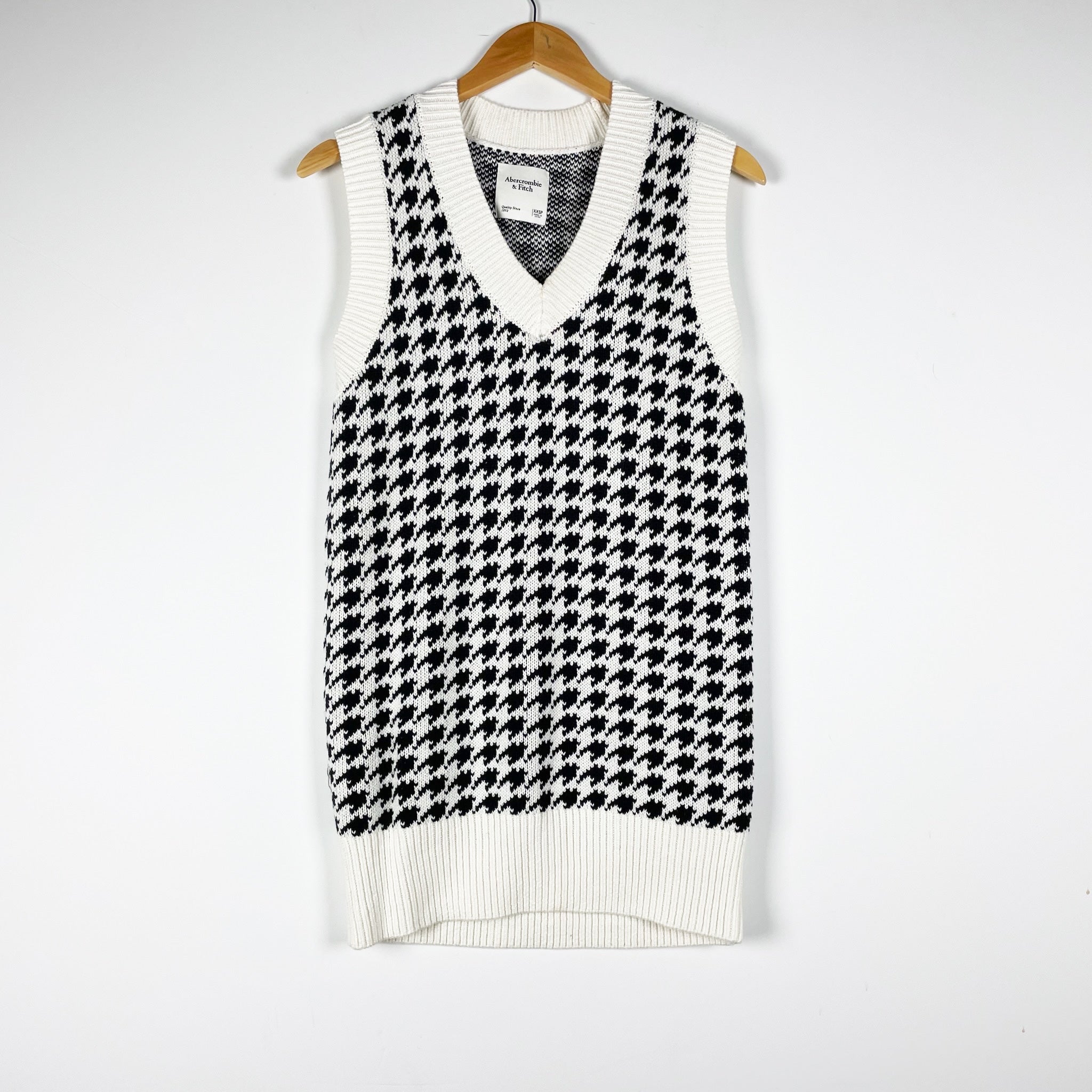 NEW Abercrombie & Fitch Cotton Knit Stretch V Neck Sleeveless Sweater Vest Black