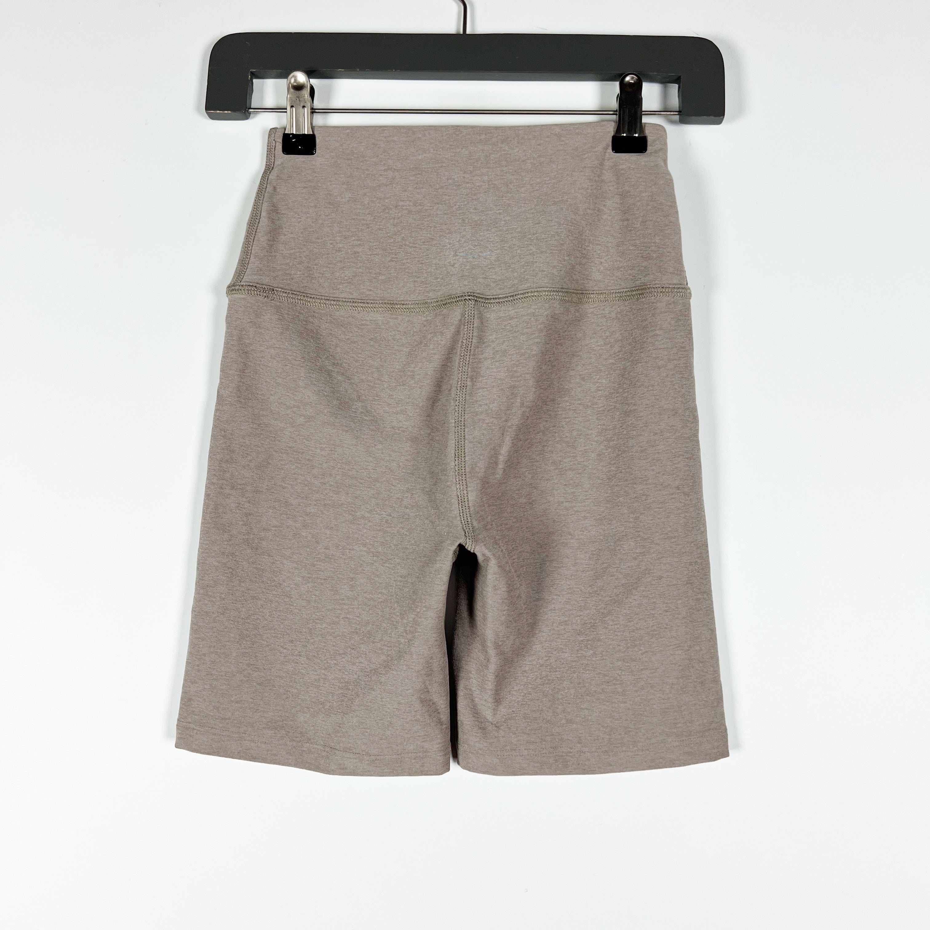 Beyond Yoga Women's High Waisted Spacedye Keep Pace 7" Short Birch Heather Small