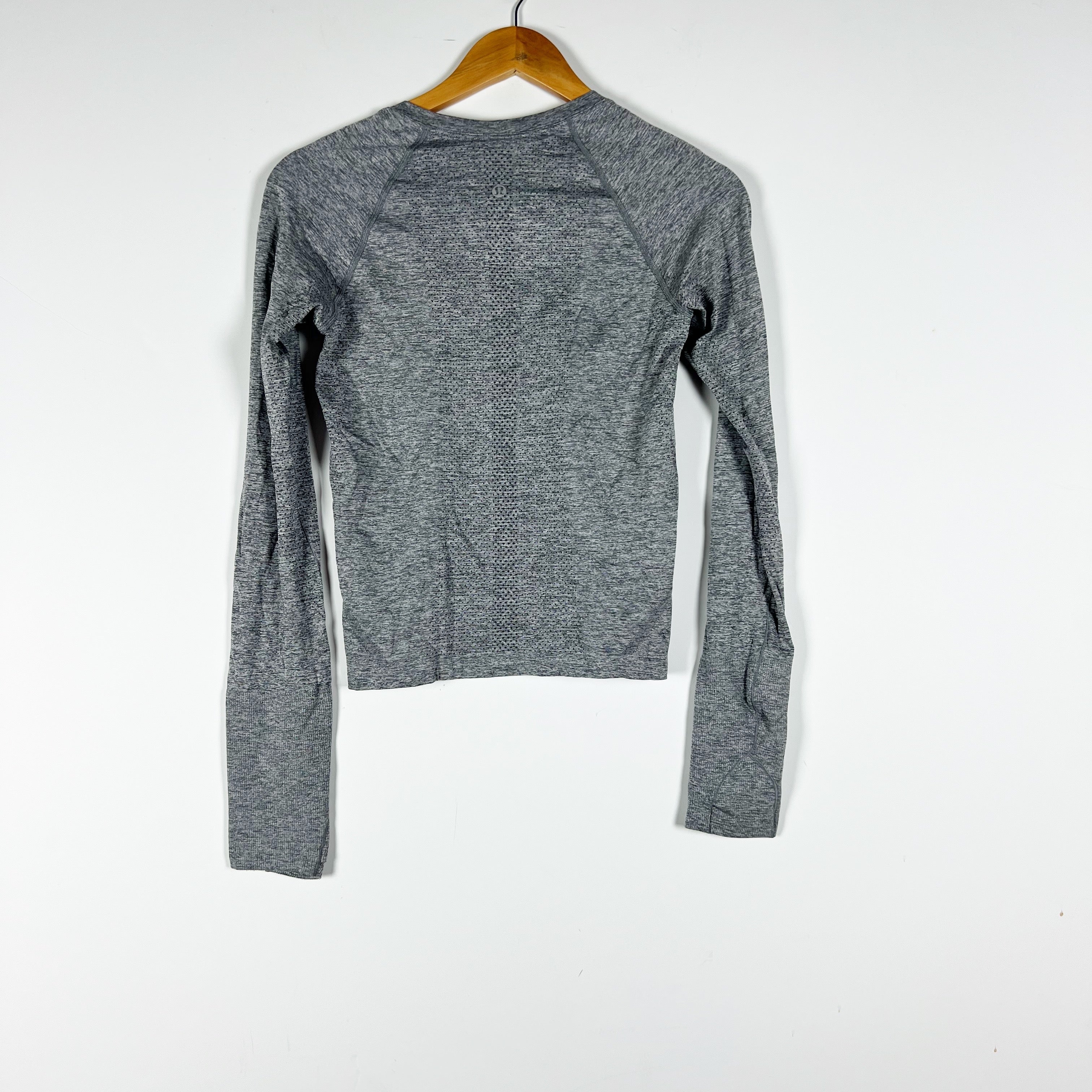 Lululemon Women's Swiftly Tech Long Sleeve Shirt 2.0 Waist Length Heathered Gray