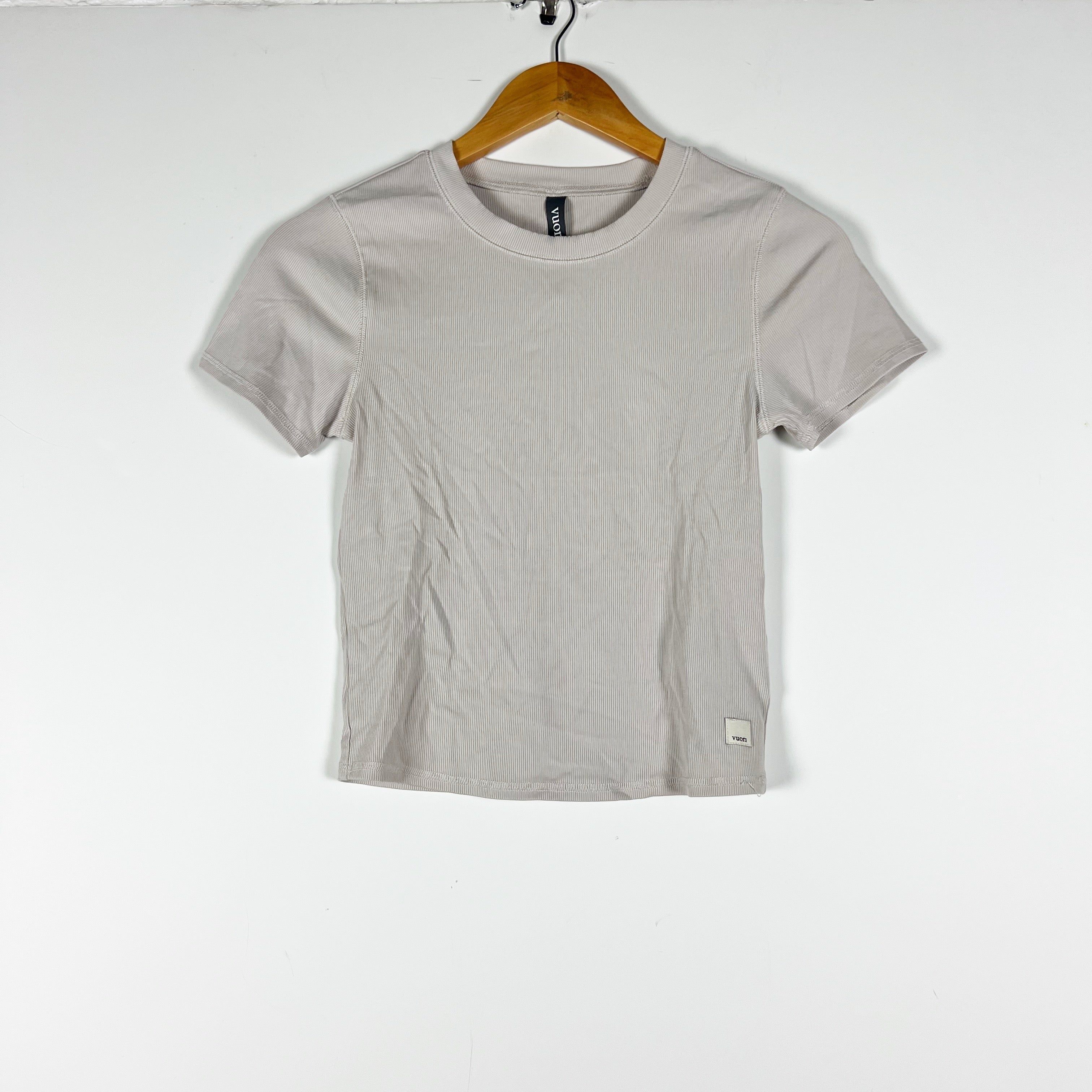 Vuori Women's Pose Ribbed Knit Stretch Scoop Neck short Sleeve Cropped Tee Shirt