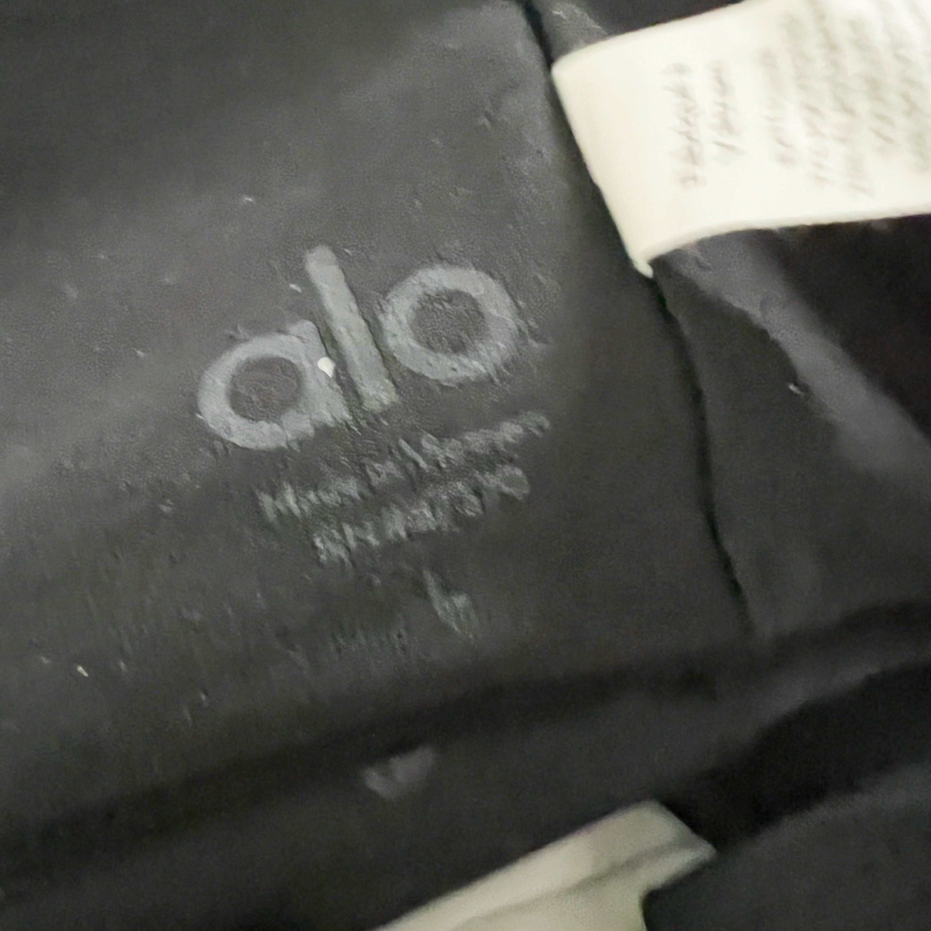 Alo Yoga Women's Airlift Intrigue Athletic Work Out Sports Bra Black Polka Dot L