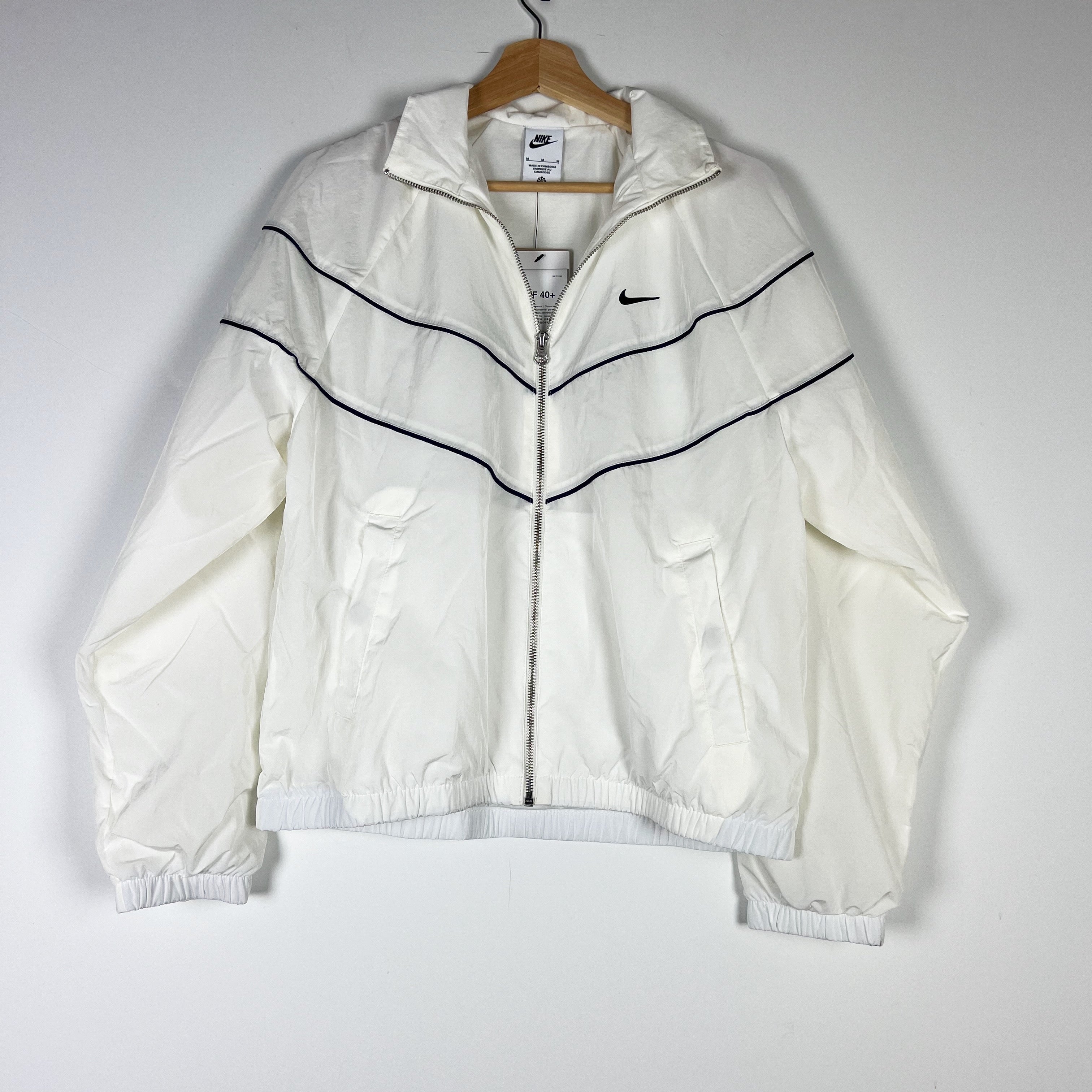 NEW Nike Women's Loose Oversized Fit UPF 40+ Full Zip Windbreaker Jacket White