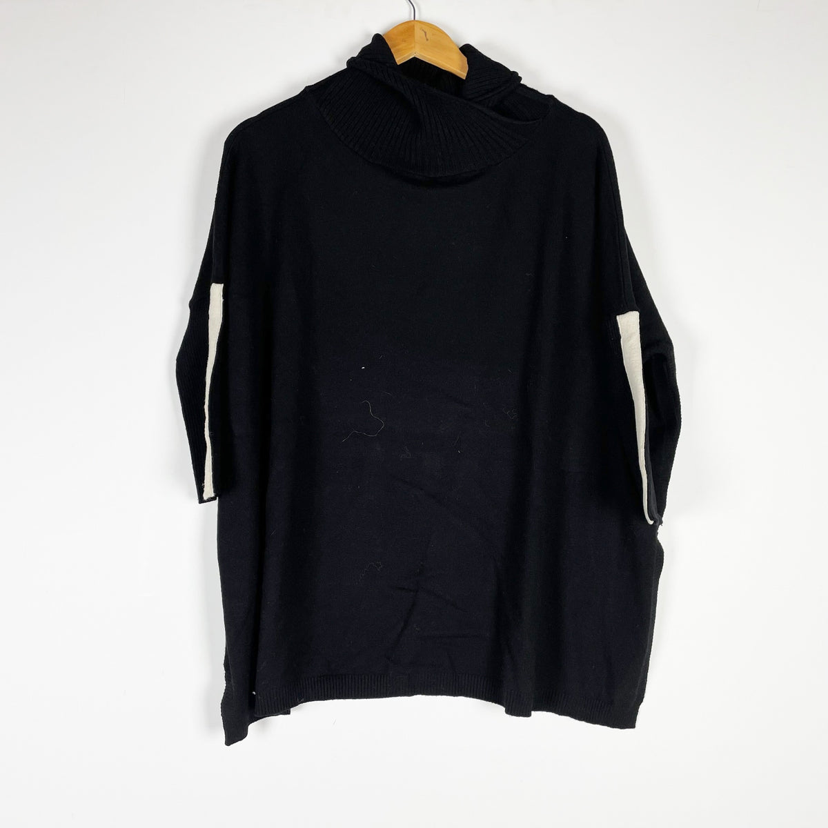 Mersea Knit Stretch Wrap Neck Quarter Sleeve Pullover Sweater Black White OS