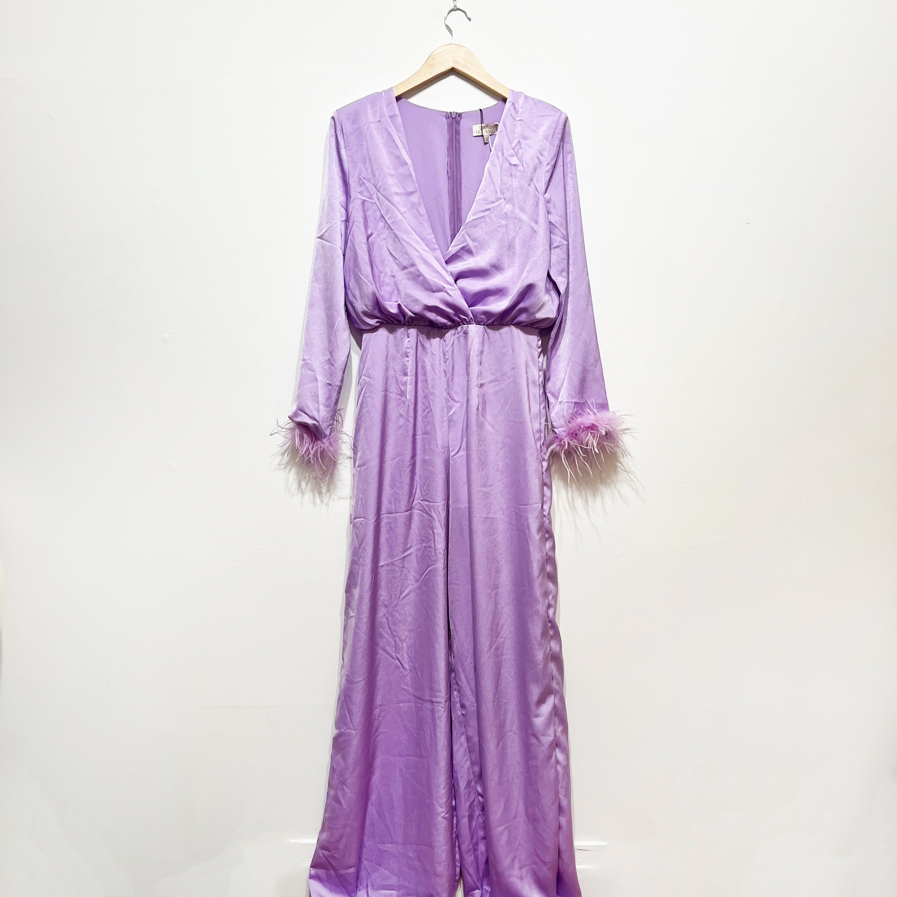 NEW BooHoo Occasion Tall Feather Detail Plunge V Neck Full Length Jumpsuit Lilac