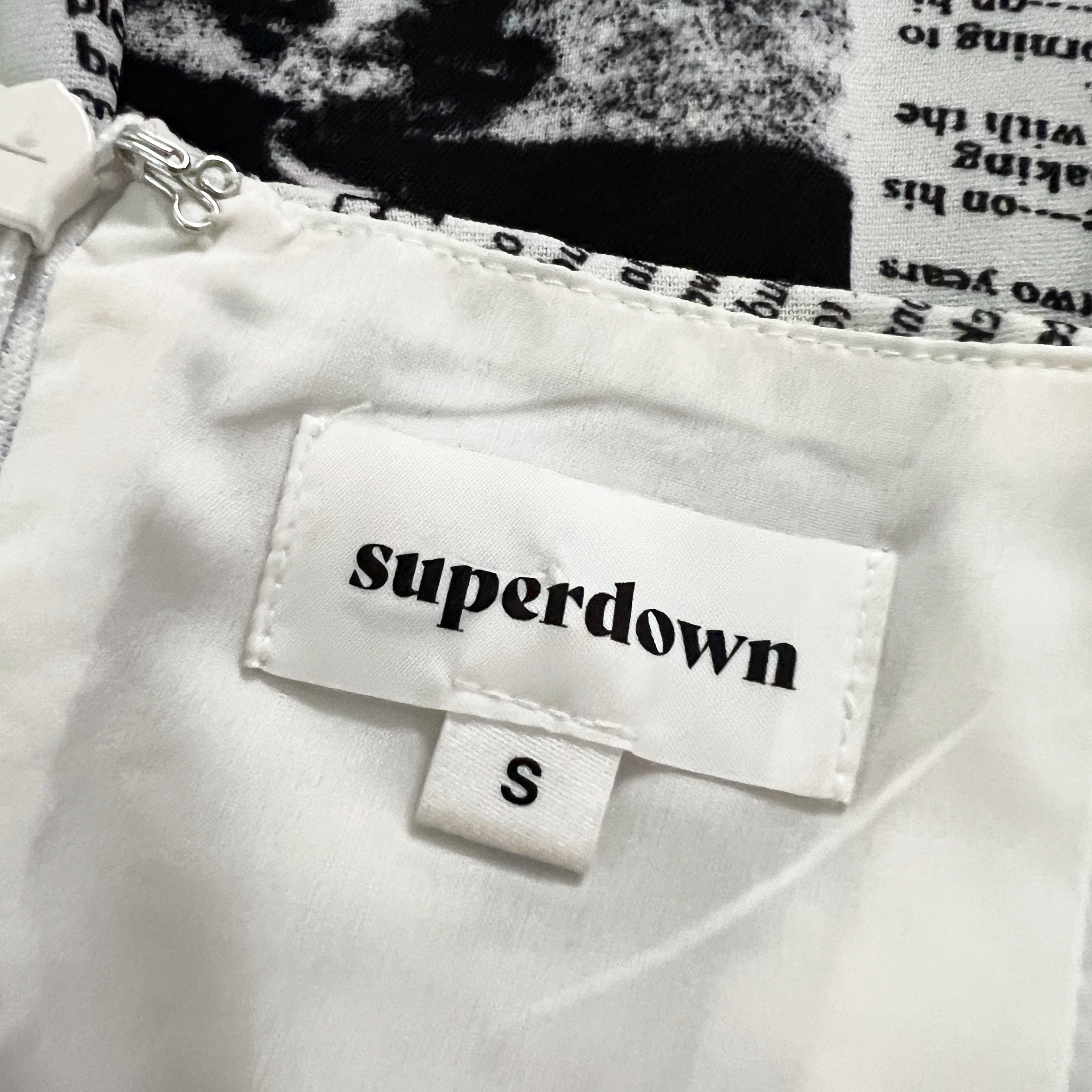 Superdown Letizia Newspaper Graphic Print Pattern Pullover Mini Dress Small