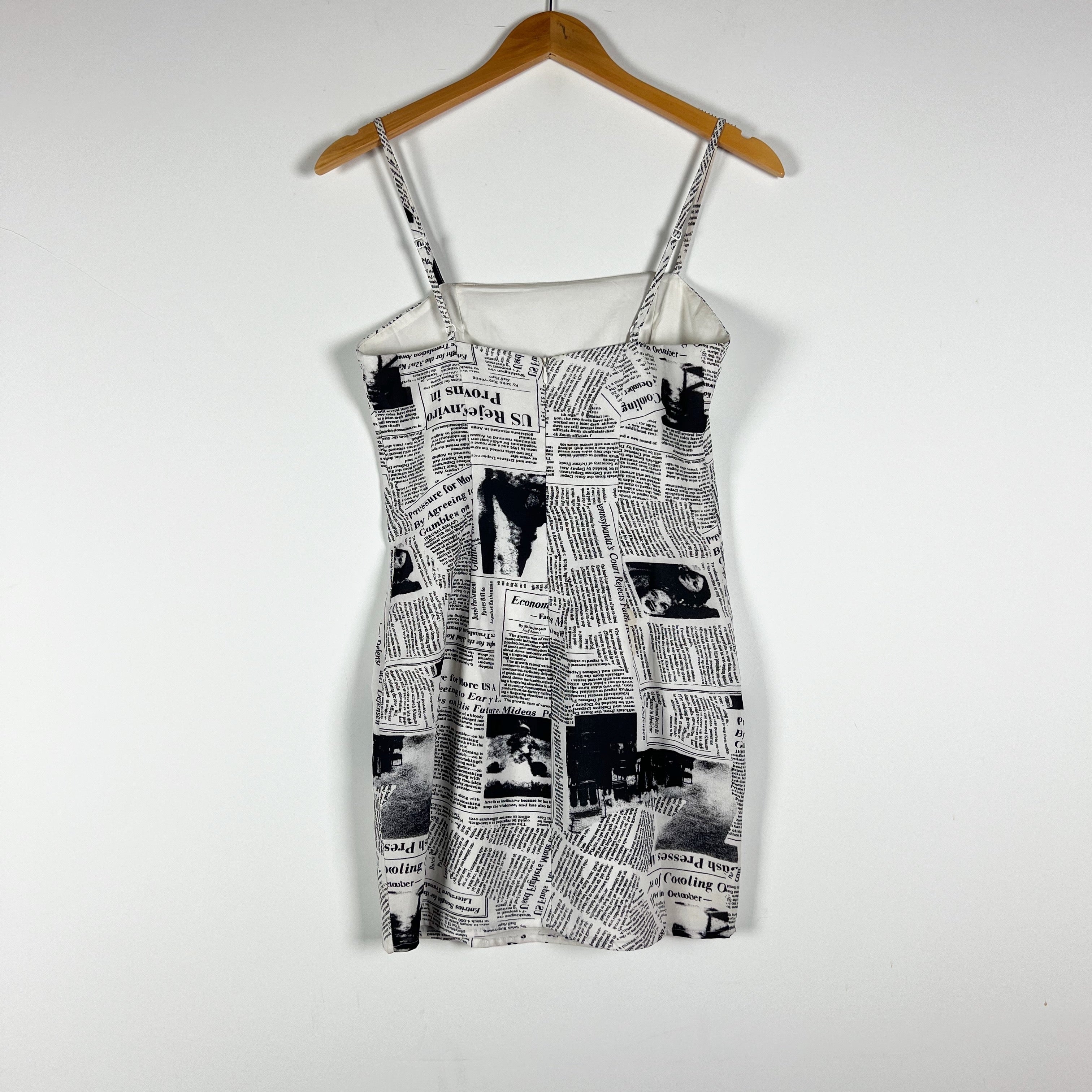 Superdown Letizia Newspaper Graphic Print Pattern Pullover Mini Dress Small