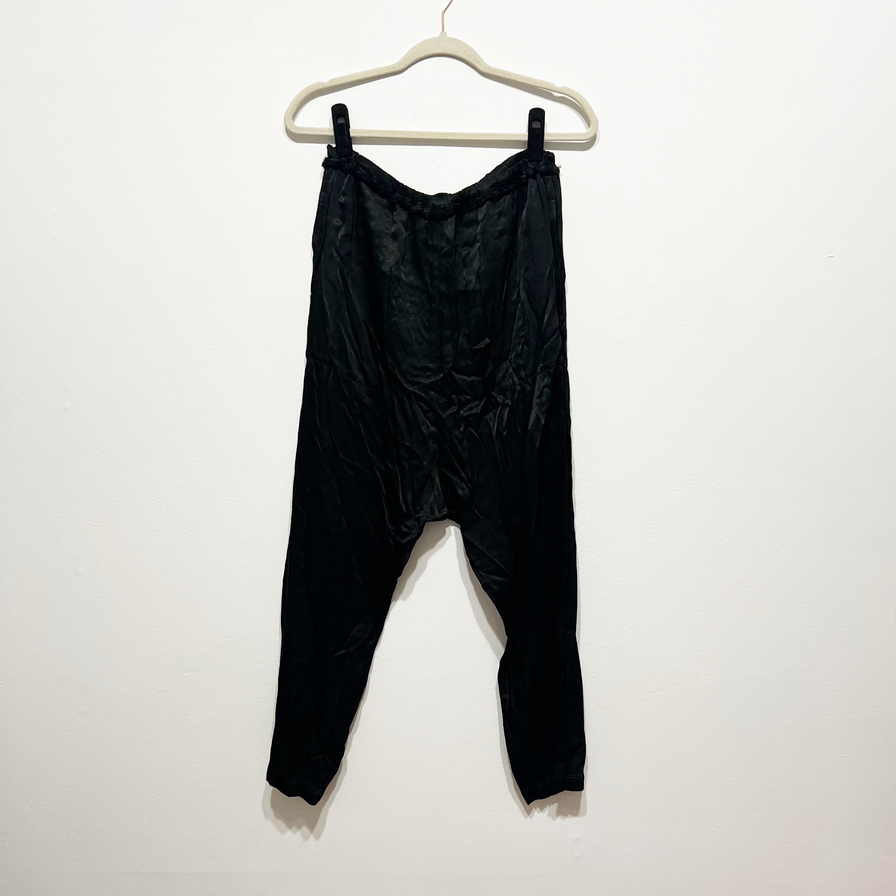 Raquel Allegra Satin Raw Edge Hem Waist Straight Leg Crop Mid Rise Pants Black 2