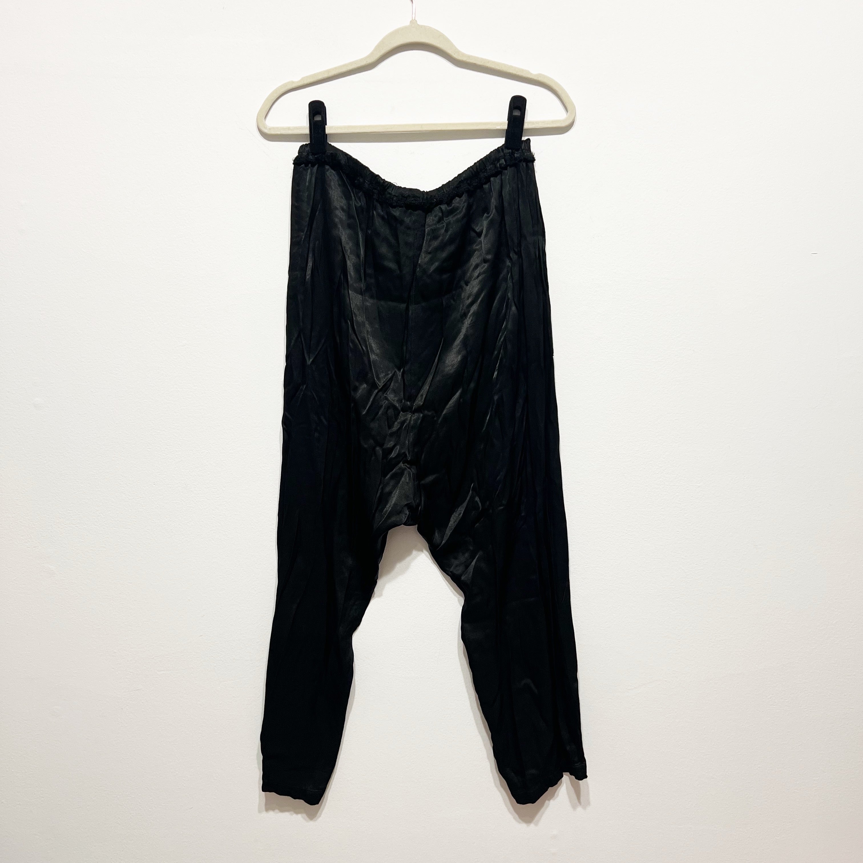 Raquel Allegra Satin Raw Edge Hem Waist Straight Leg Crop Mid Rise Pants Black 2