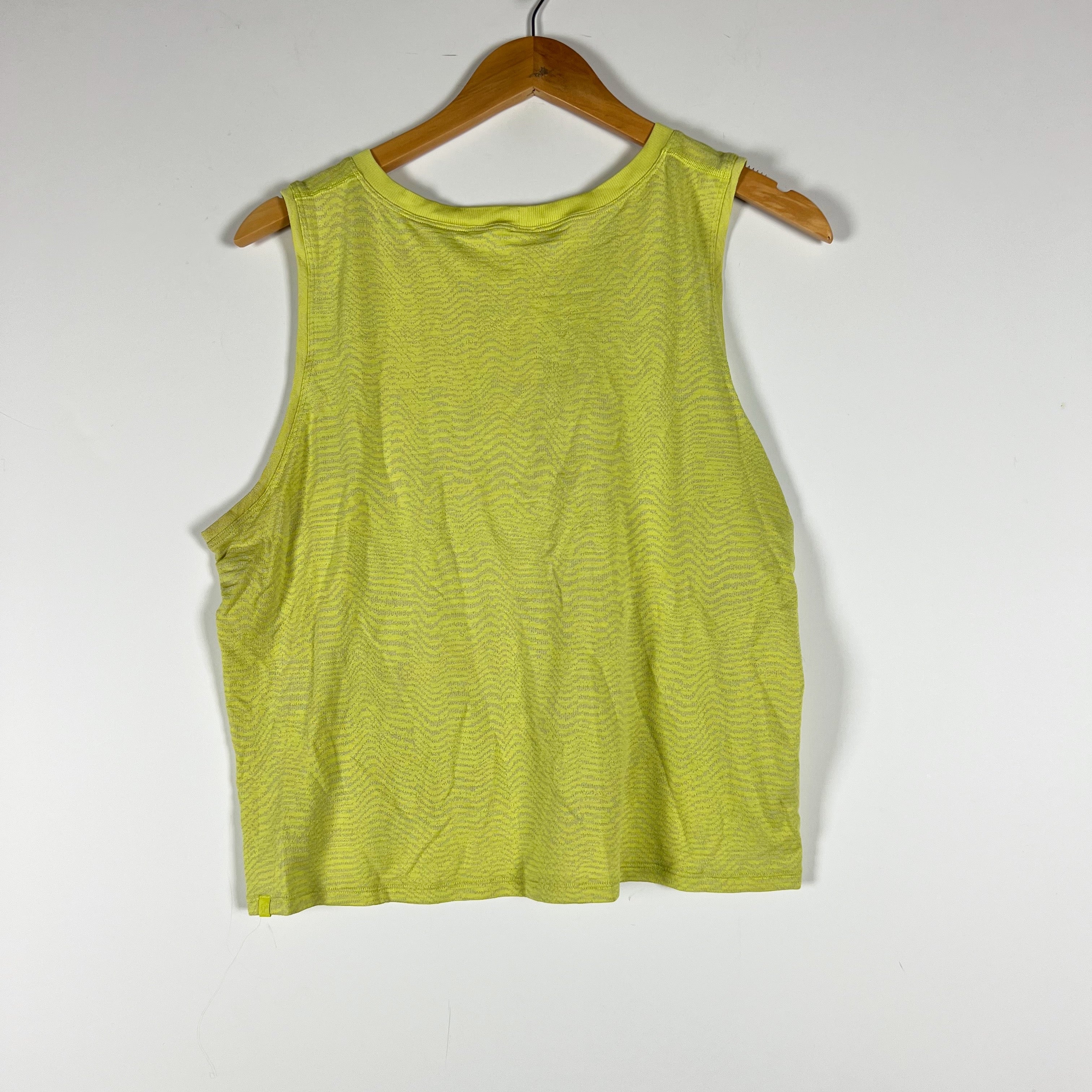 Lululemon Women's Train To Be Tank Top Ripple Wave Electric Lemon Large