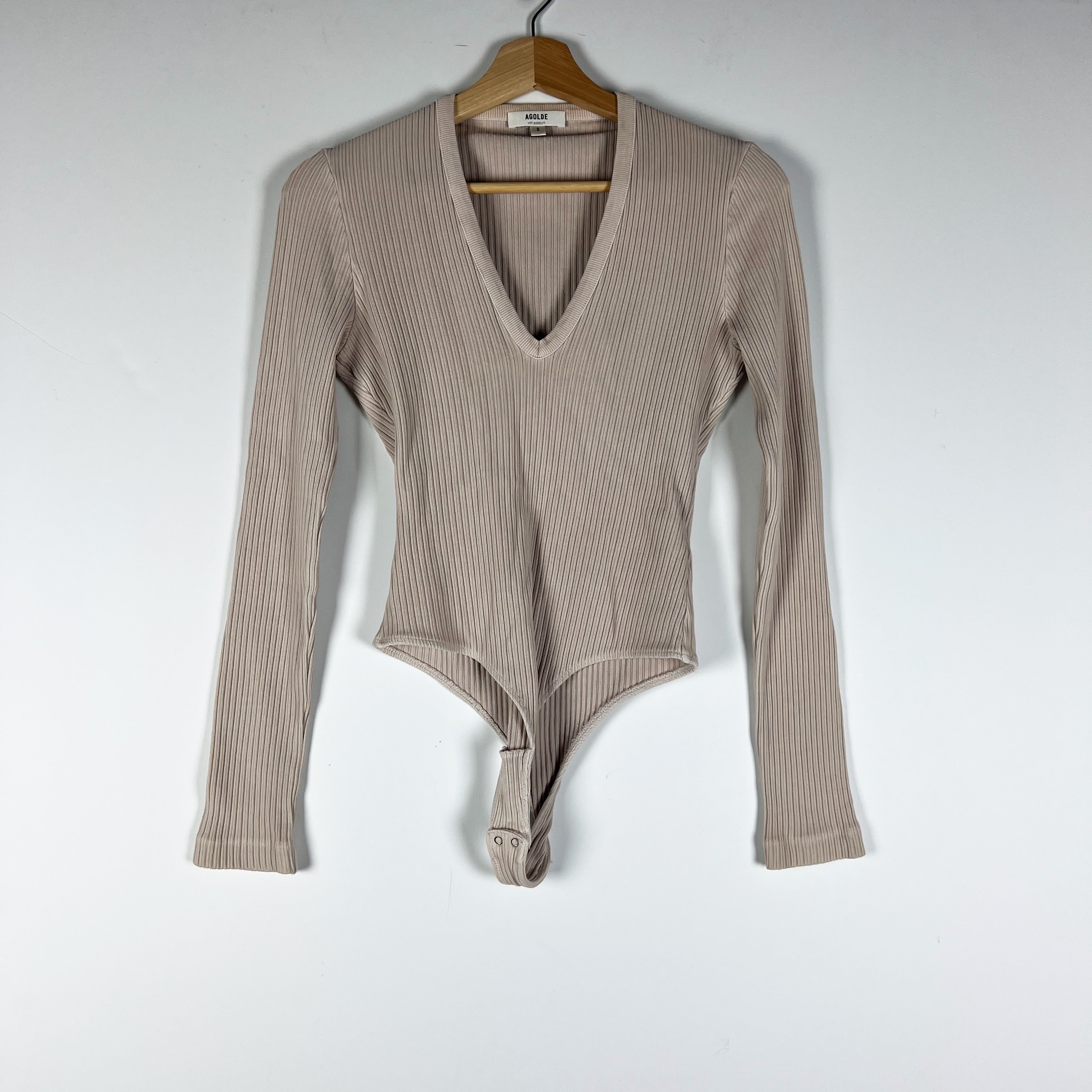 Agolde Tavi Organic Cotton Ribbed V Neck Long Sleeve One Piece Bodysuit Neutral